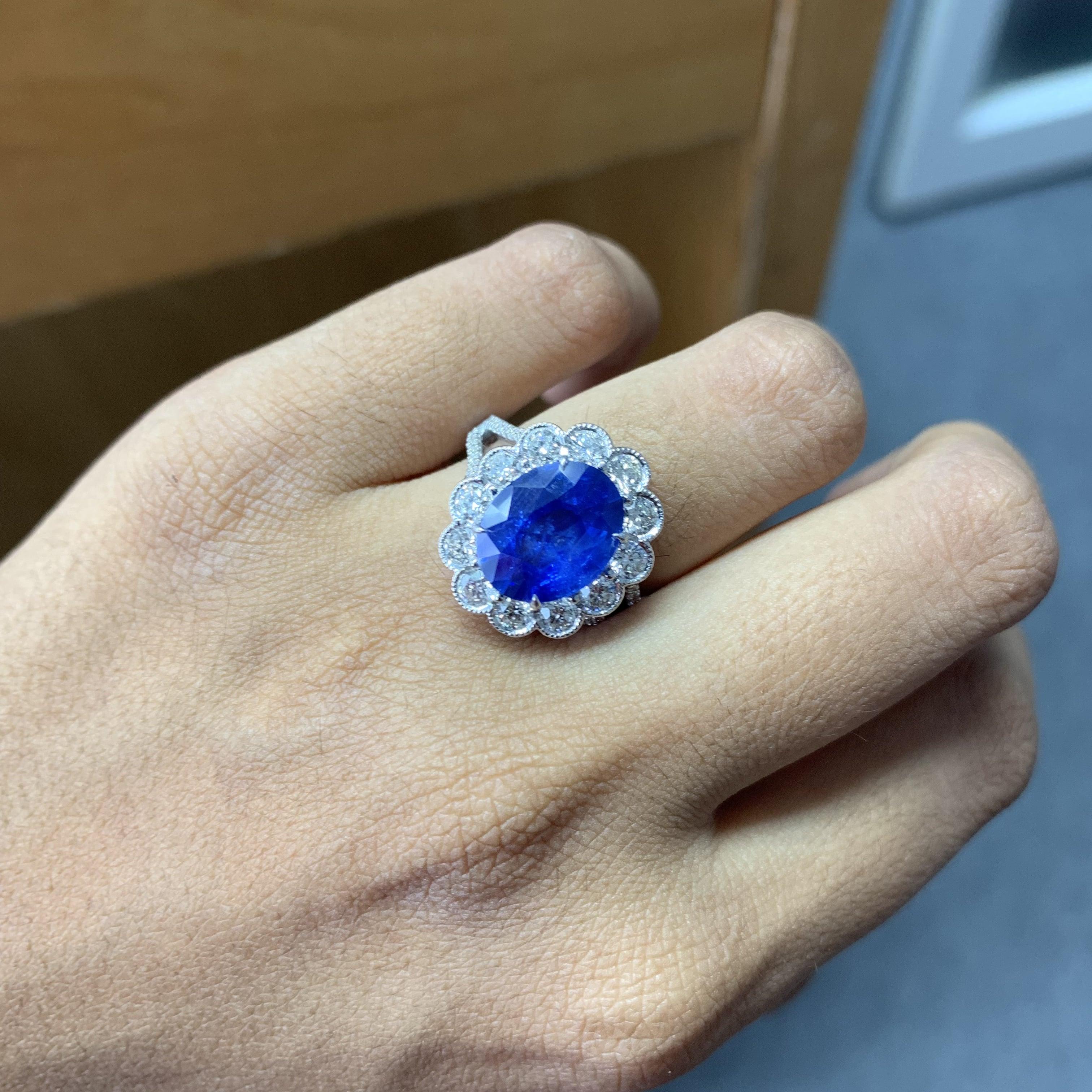 4.32 Carat Ceylon Royal Blue Sapphire Ring in 18K White Gold For Sale 3