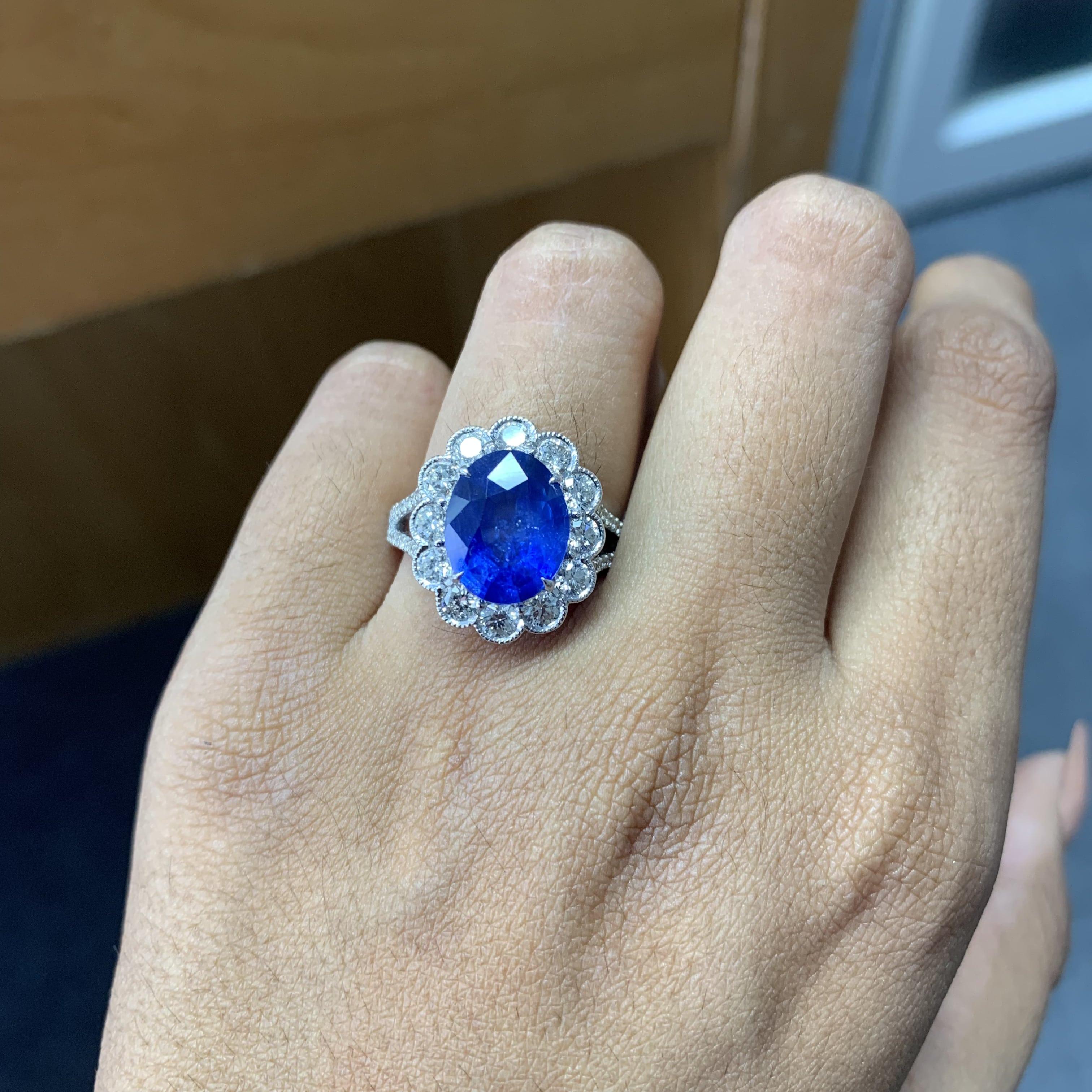 4.32 Carat Ceylon Royal Blue Sapphire Ring in 18K White Gold For Sale 4