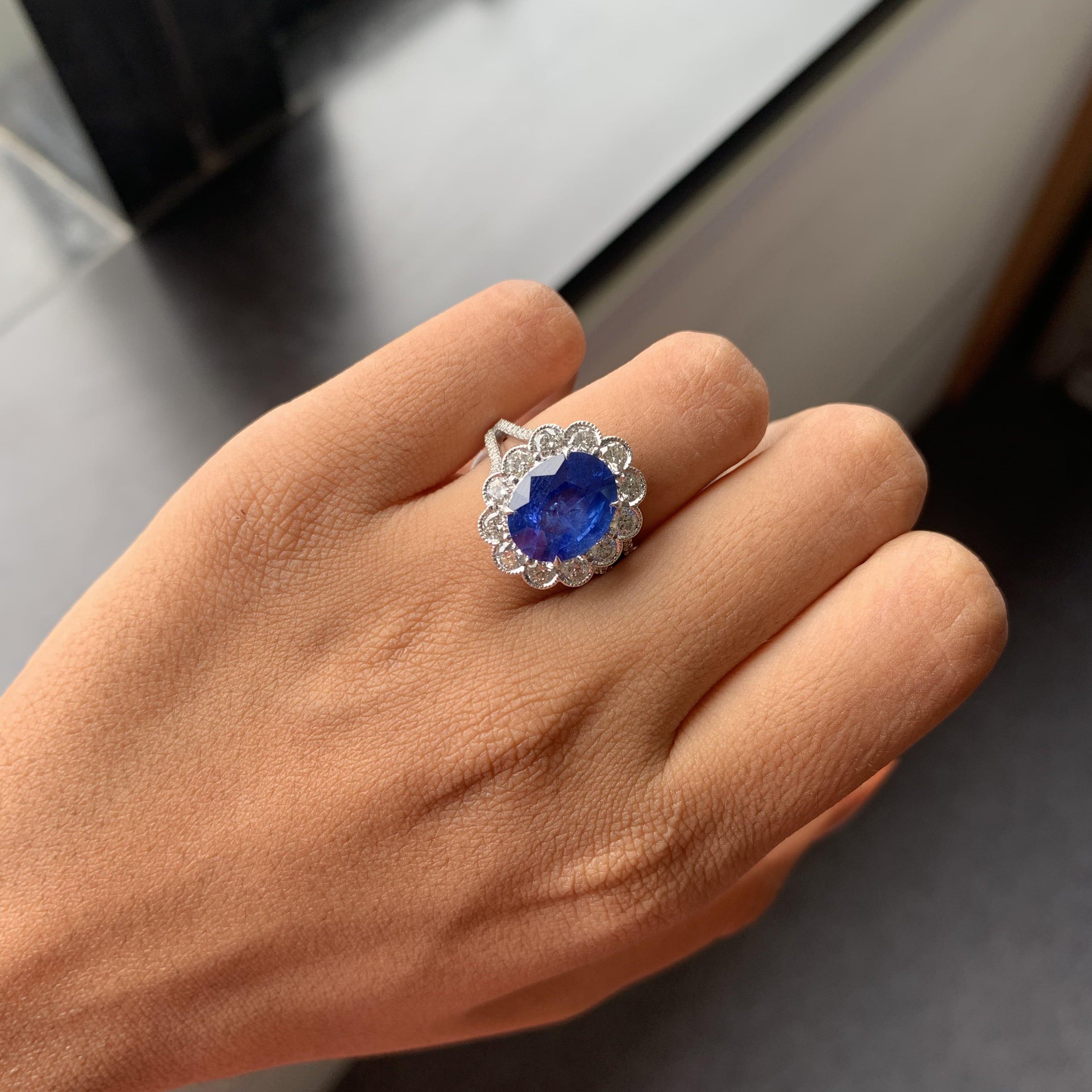 4.32 Carat Ceylon Royal Blue Sapphire Ring in 18K White Gold For Sale 5