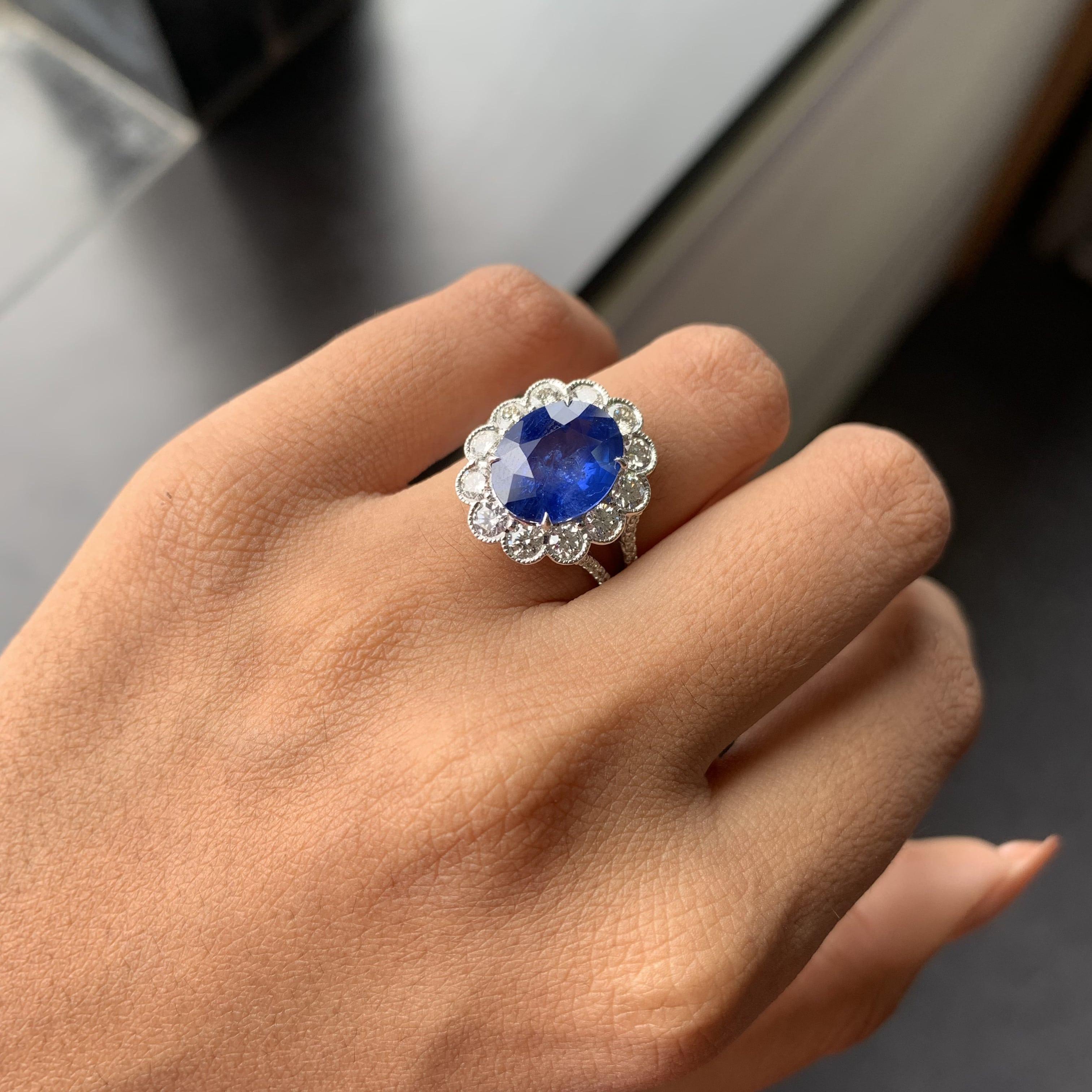 4.32 Carat Ceylon Royal Blue Sapphire Ring in 18K White Gold For Sale 7