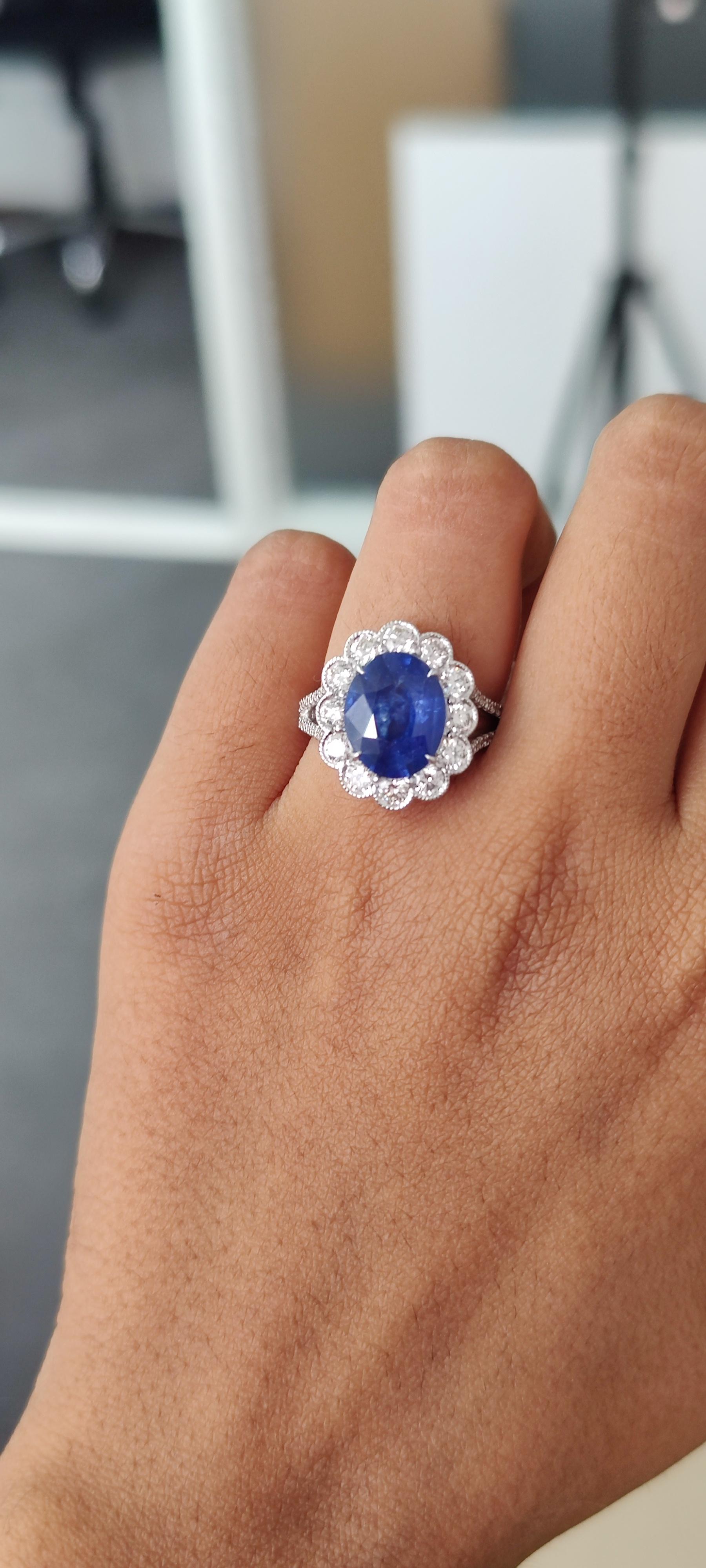Victorian 4.32 Carat Ceylon Royal Blue Sapphire Ring in 18K White Gold For Sale