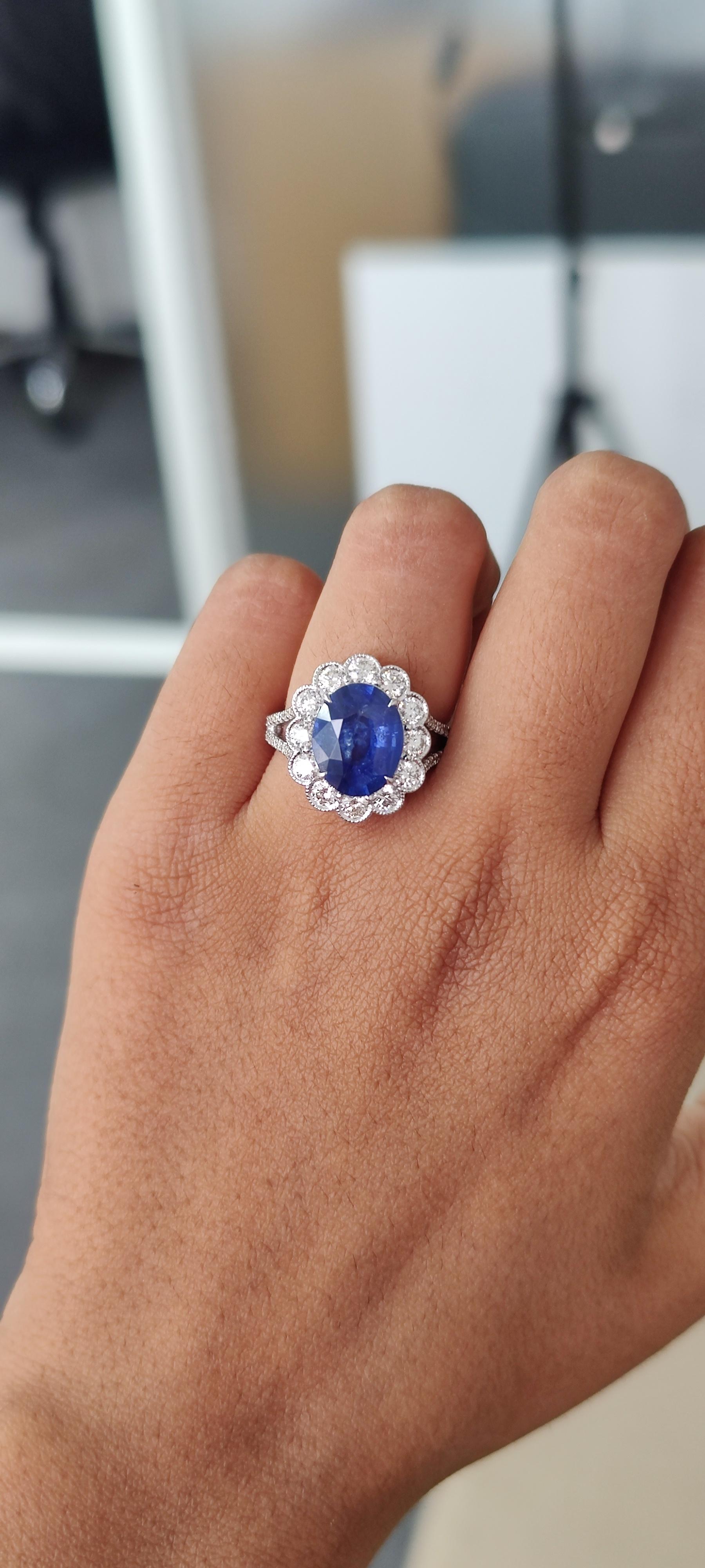 Oval Cut 4.32 Carat Ceylon Royal Blue Sapphire Ring in 18K White Gold For Sale