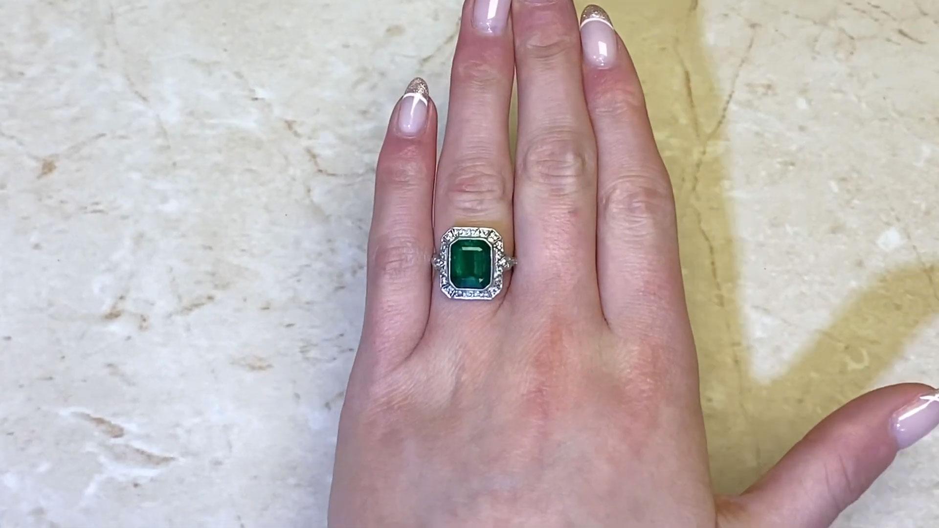 Art Deco Emerald Ring Diamond Halo (Approx. 4.30-Carats), Platinum For Sale