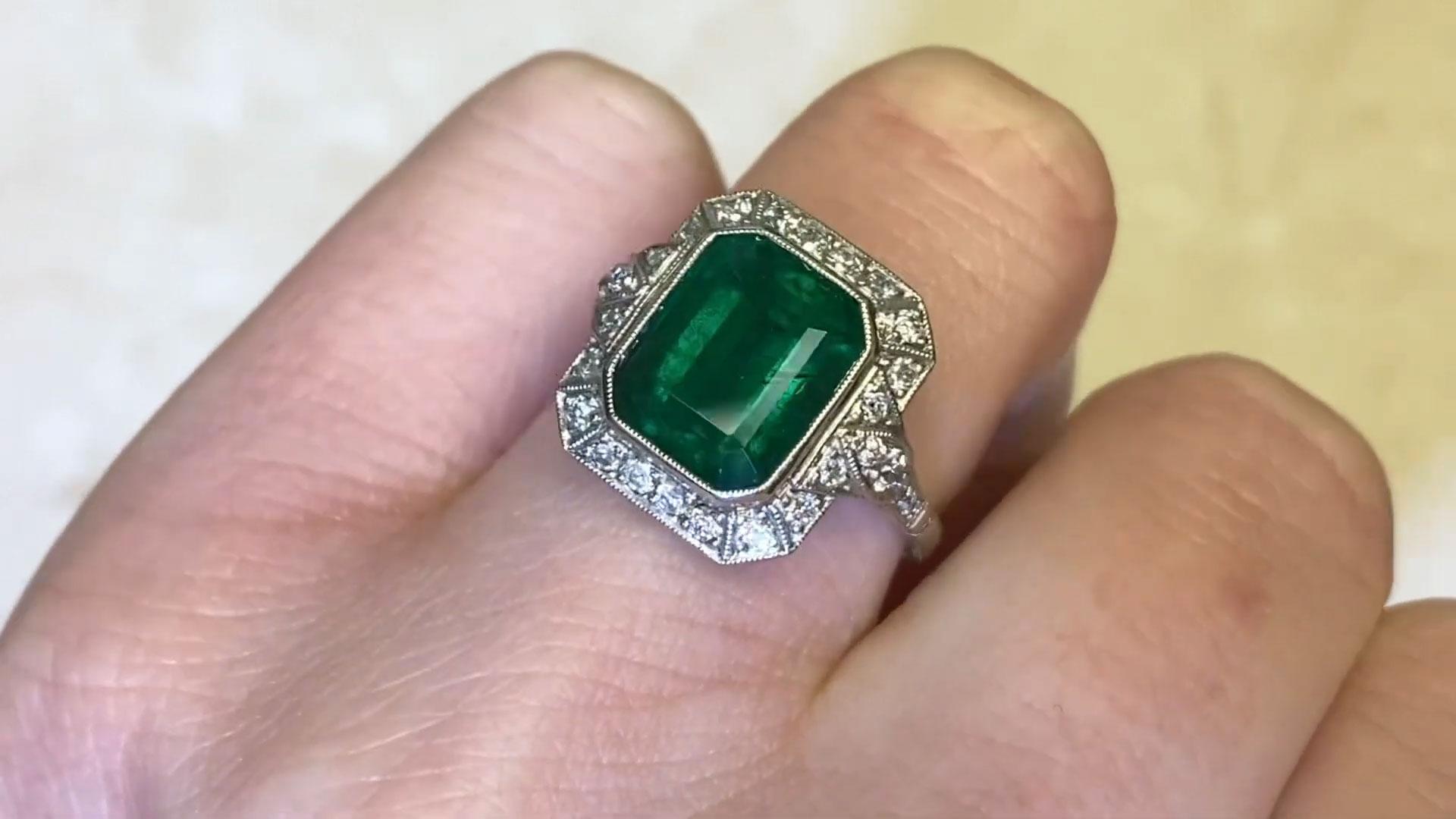 Emerald Ring Diamond Halo (Approx. 4.30-Carats), Platinum For Sale 1