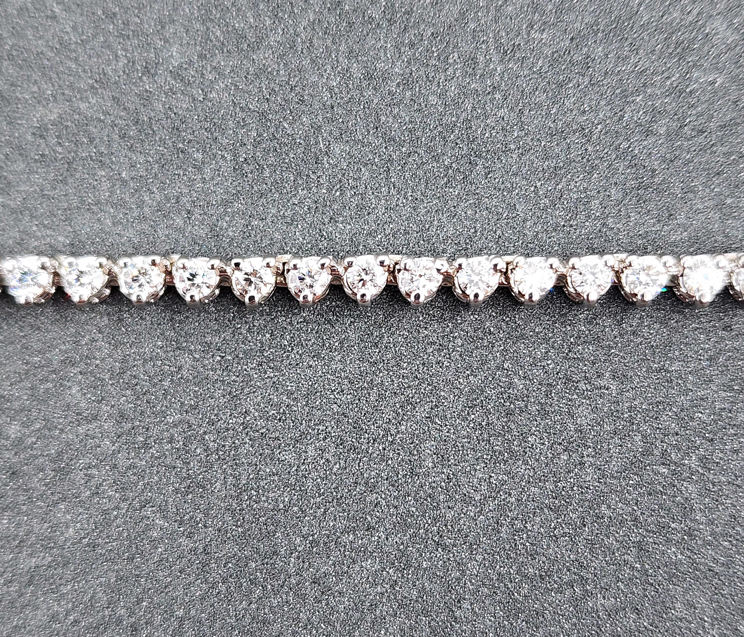Round Cut 4.32 ct Diamond Tennis Necklace For Sale