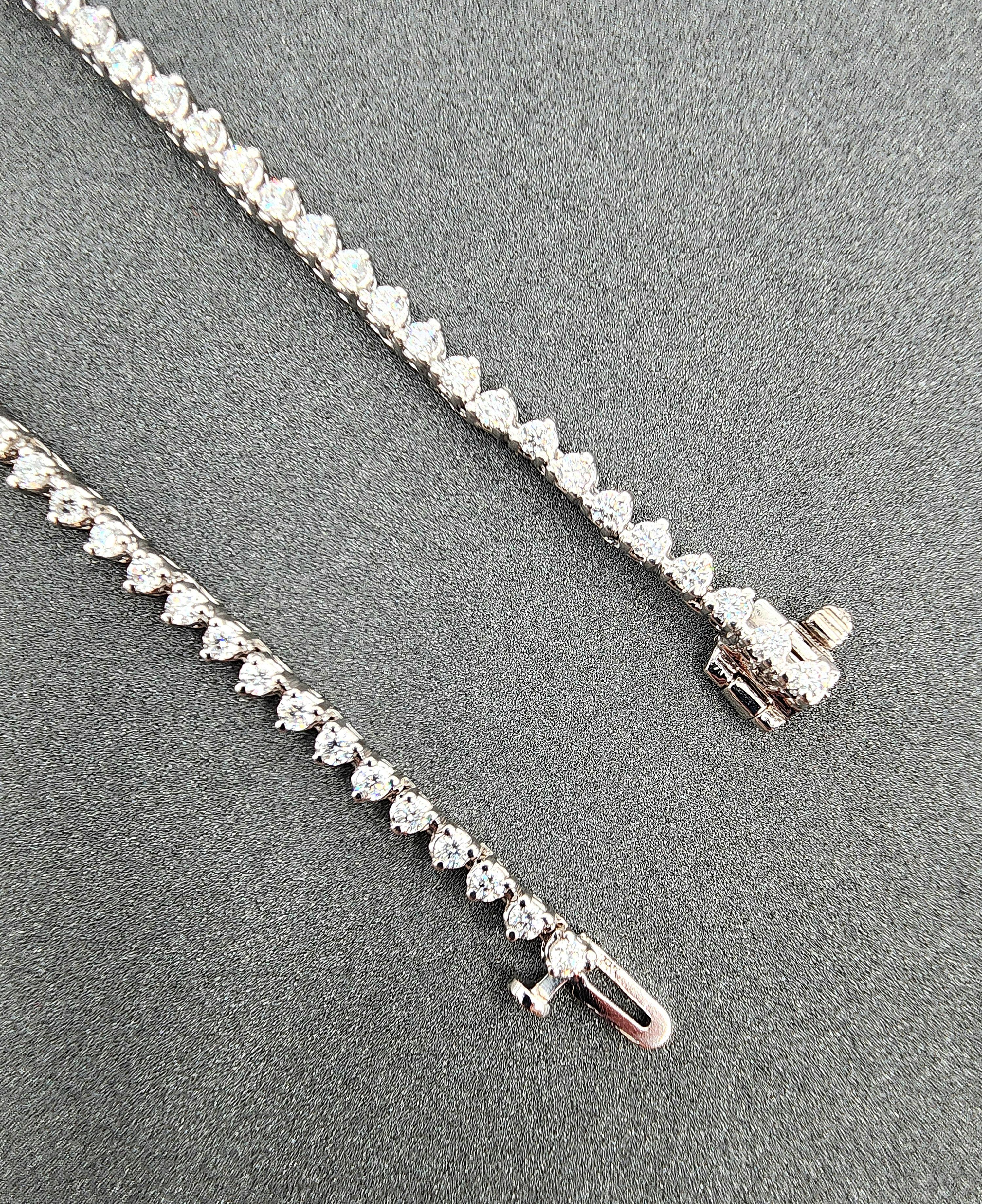 4.32 ct Diamond Tennis Necklace In New Condition For Sale In Chicago, IL