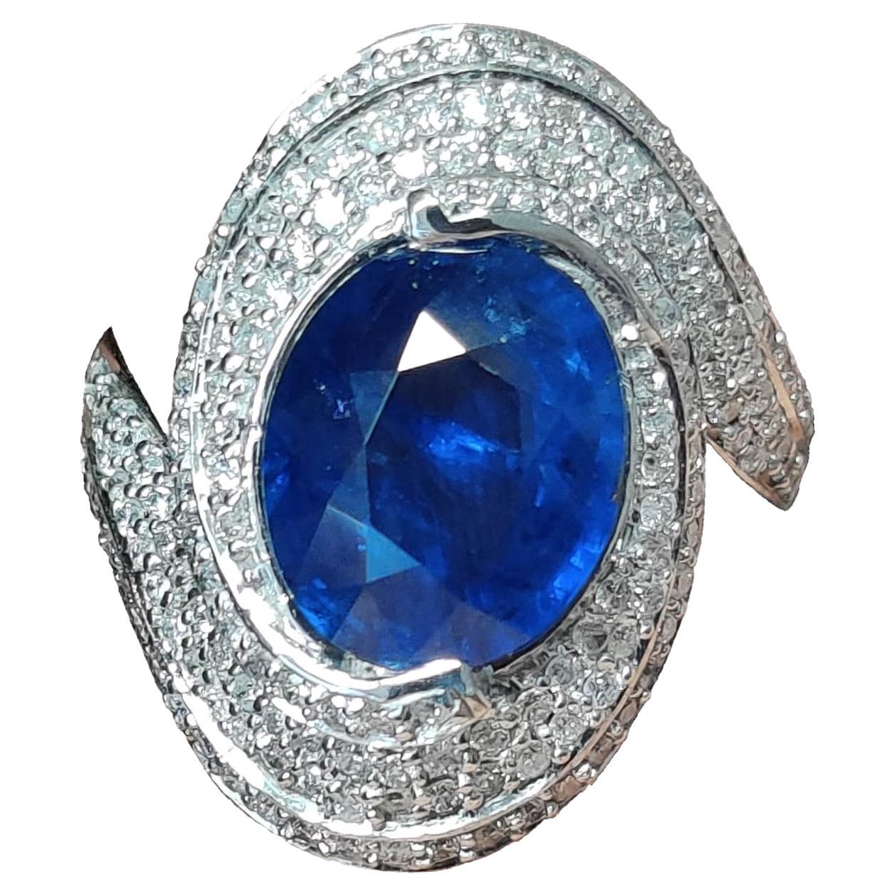 Bague symétrique saphir bleu royal de Ceylan 4,32 carats et diamants en or blanc 18 carats
