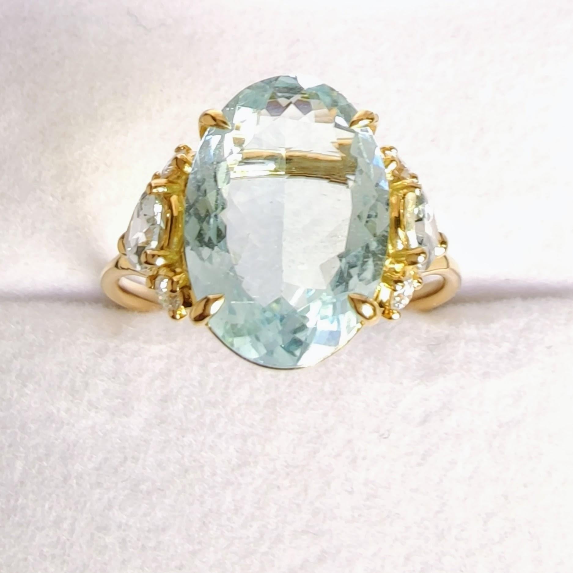 Taille ovale 4.32ct Natural Aquamarine Diamond Ring 14K Gold Contemporary Design gift for her