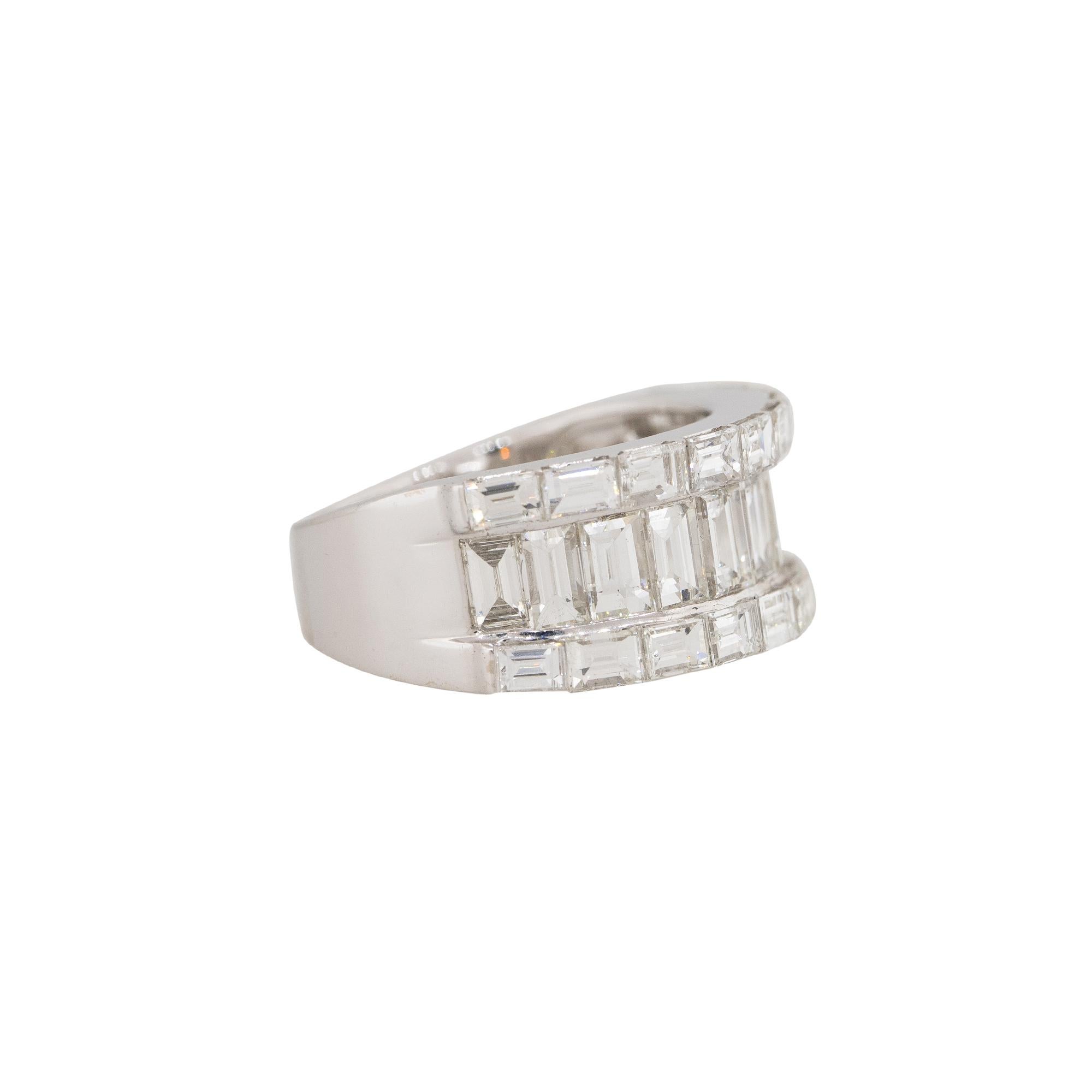 4,33 Karat Baguetteschliff Diamant 3-Reihen breiter Ring 18 Karat Auf Lager im Zustand „Hervorragend“ im Angebot in Boca Raton, FL
