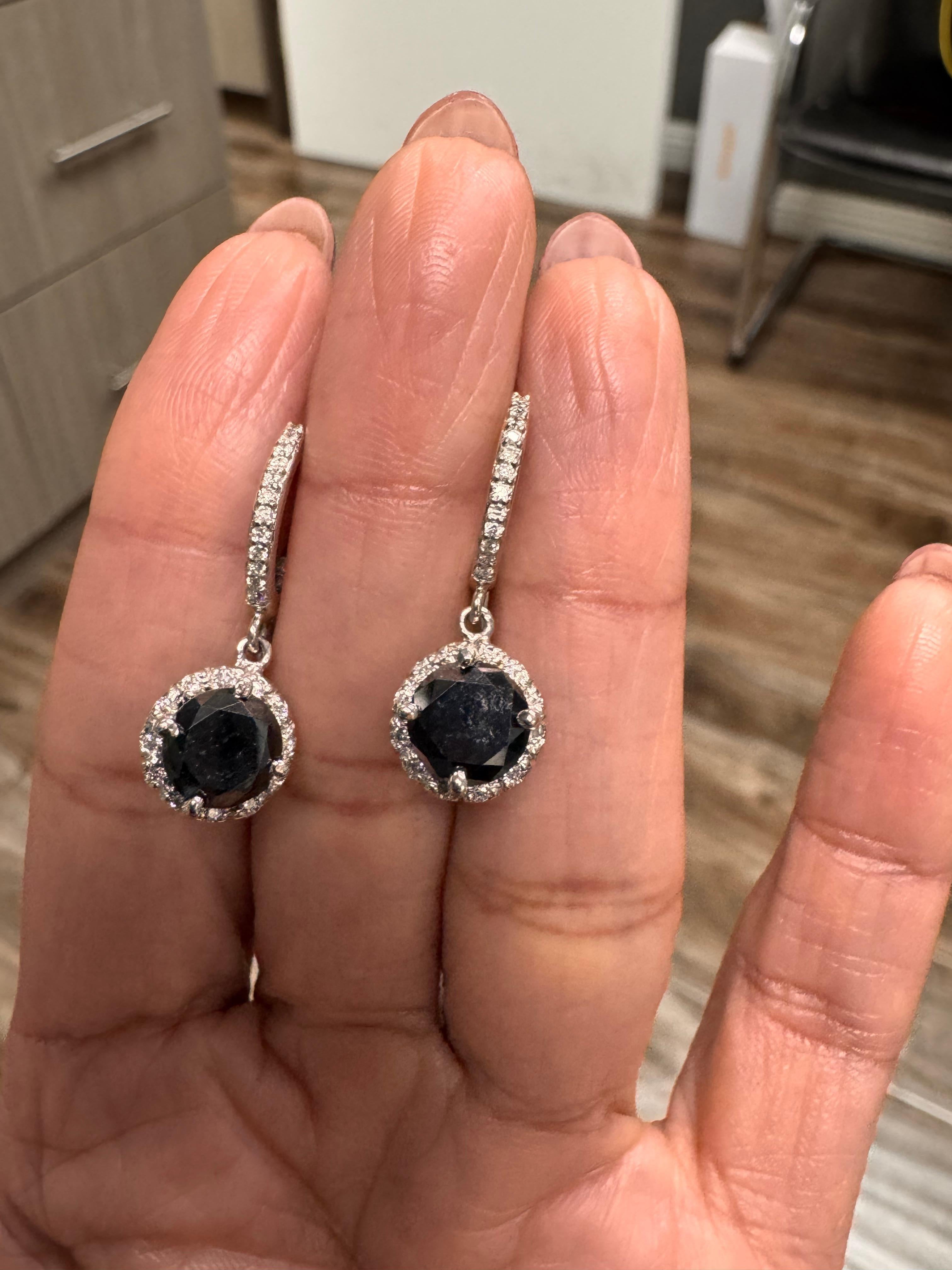 Orecchini pendenti in oro bianco con diamante nero da 4.33 carati In condizioni Nuovo in vendita a Los Angeles, CA