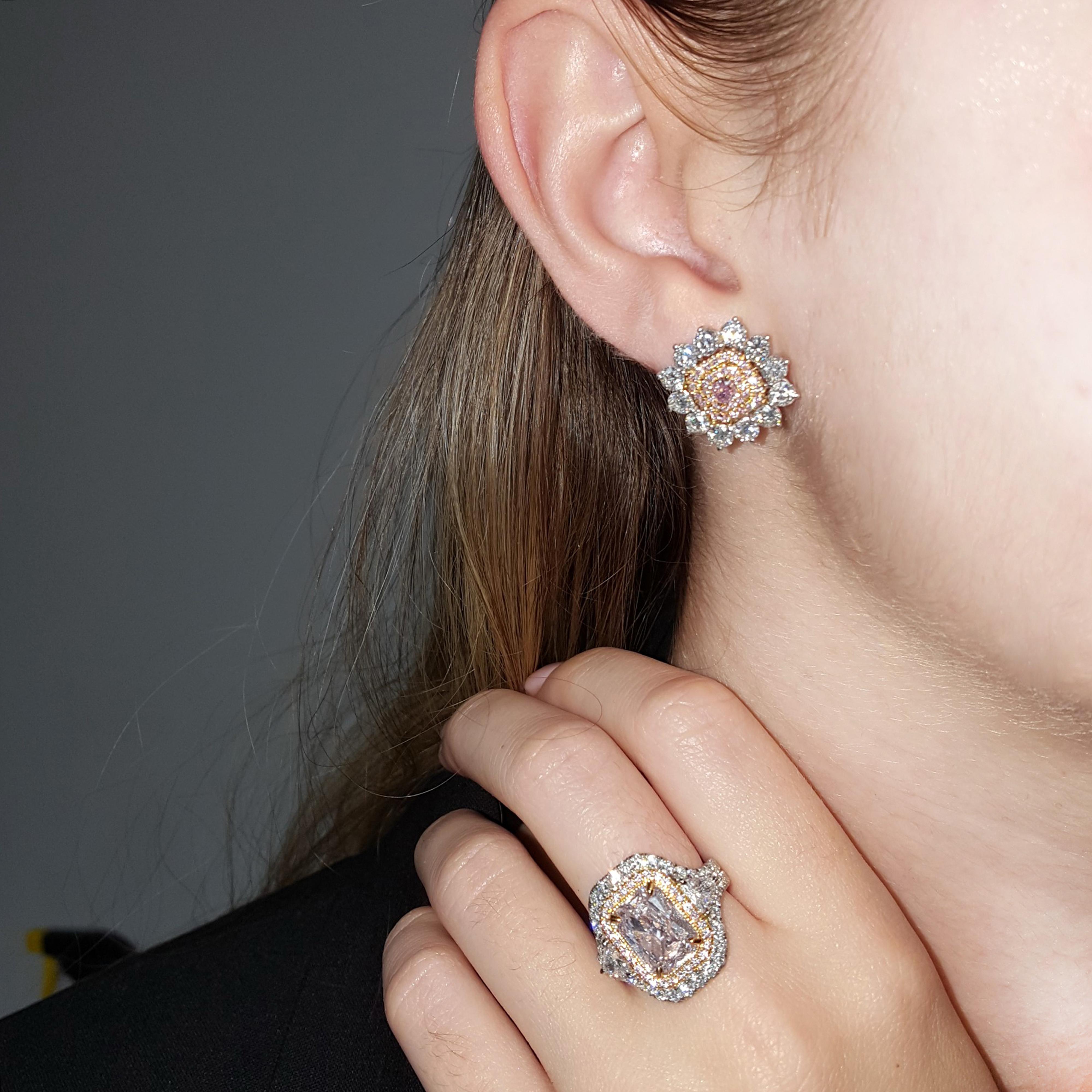 4.33 Carat Fancy Intense Pink and White Diamond Stud Earrings, GIA Certified In condizioni Nuovo in vendita a New York, NY