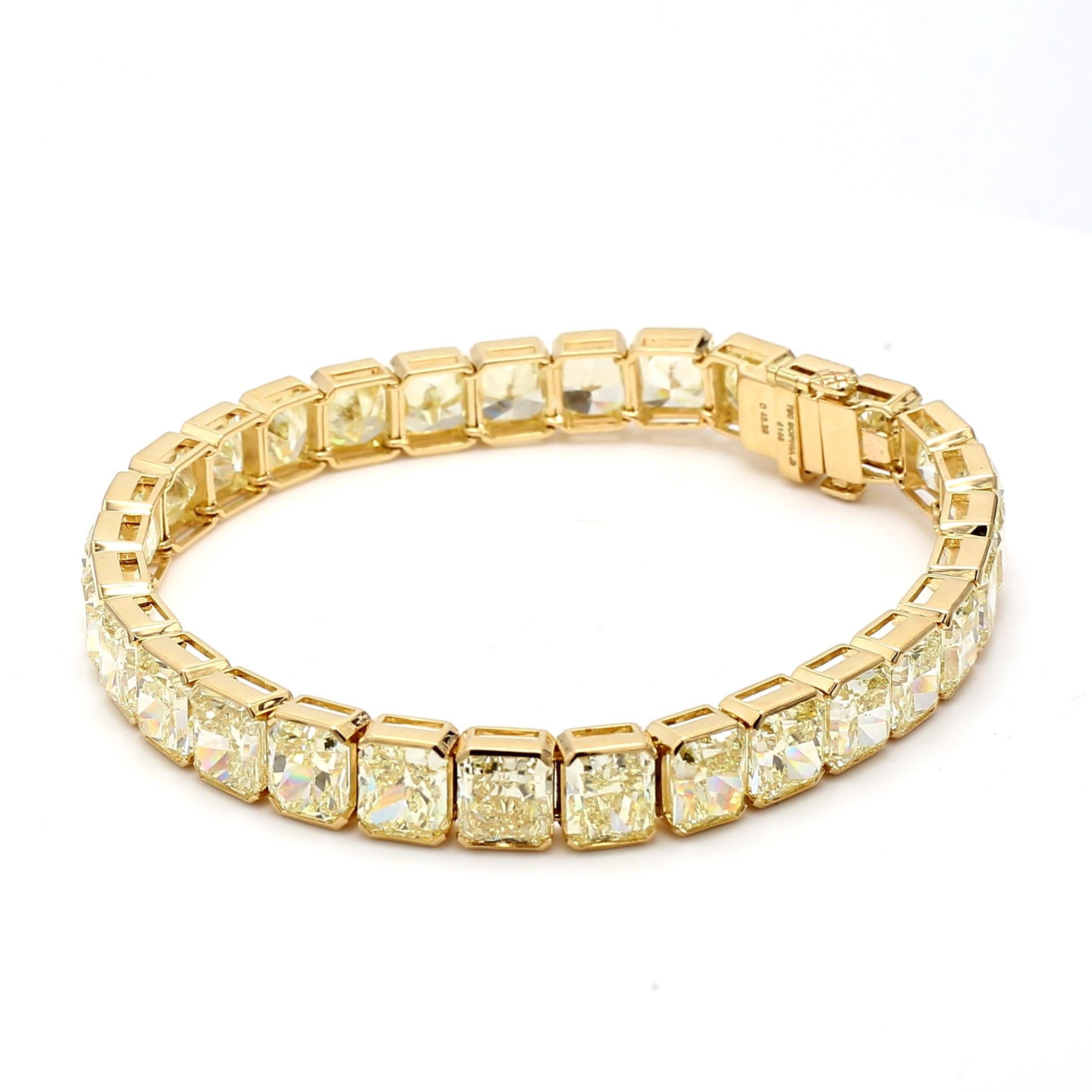 43.3 Carat Radiant Cut Fancy light yellow GIA Diamond 18K YG Tennis Bracelet en vente 1