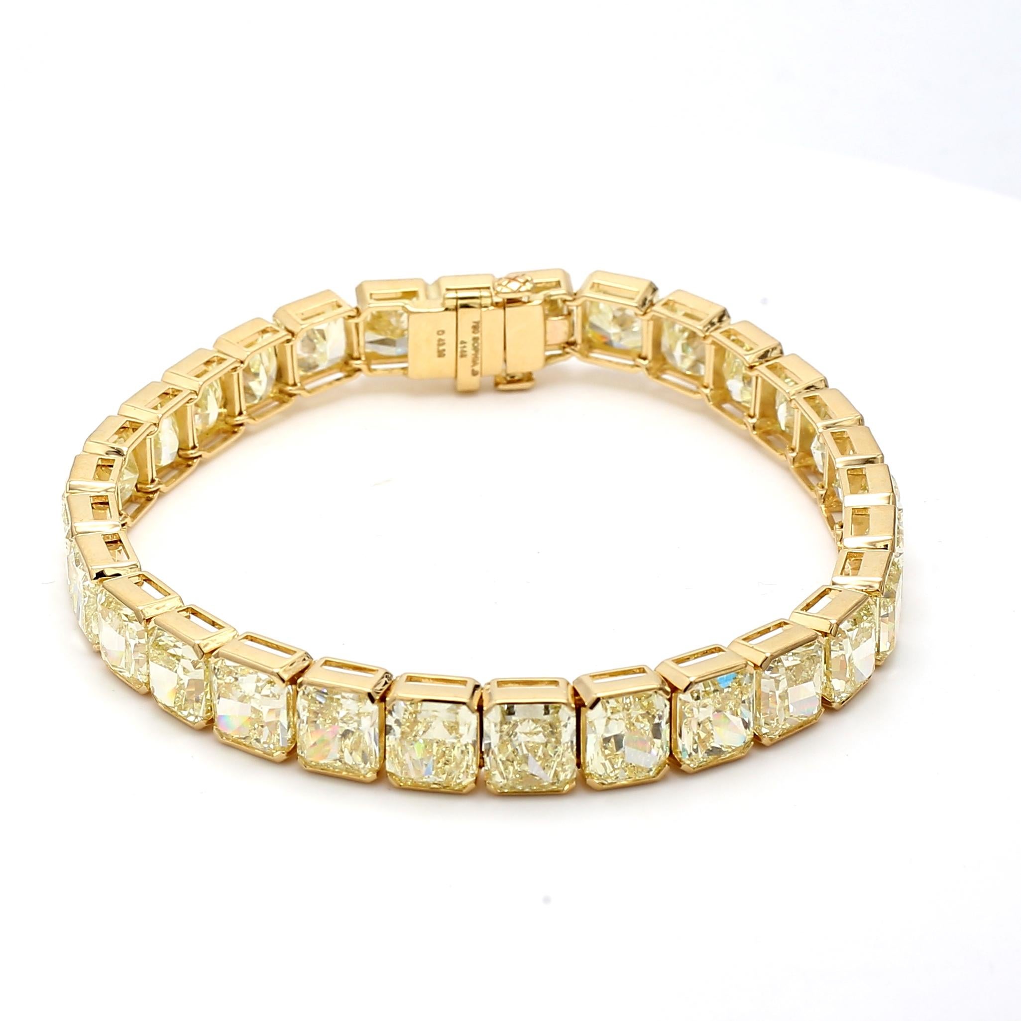 43.3 Carat Radiant Cut Fancy light yellow GIA Diamond 18K YG Tennis Bracelet en vente 3