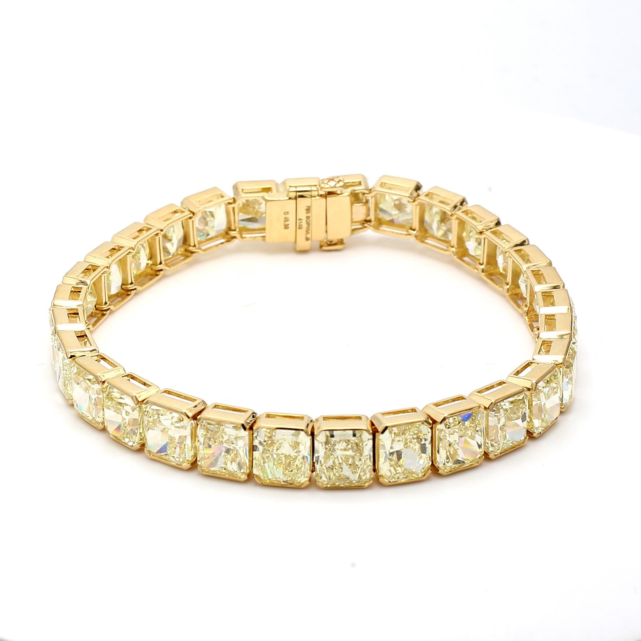 43.3 Carat Radiant Cut Fancy light yellow GIA Diamond 18K YG Tennis Bracelet en vente 4