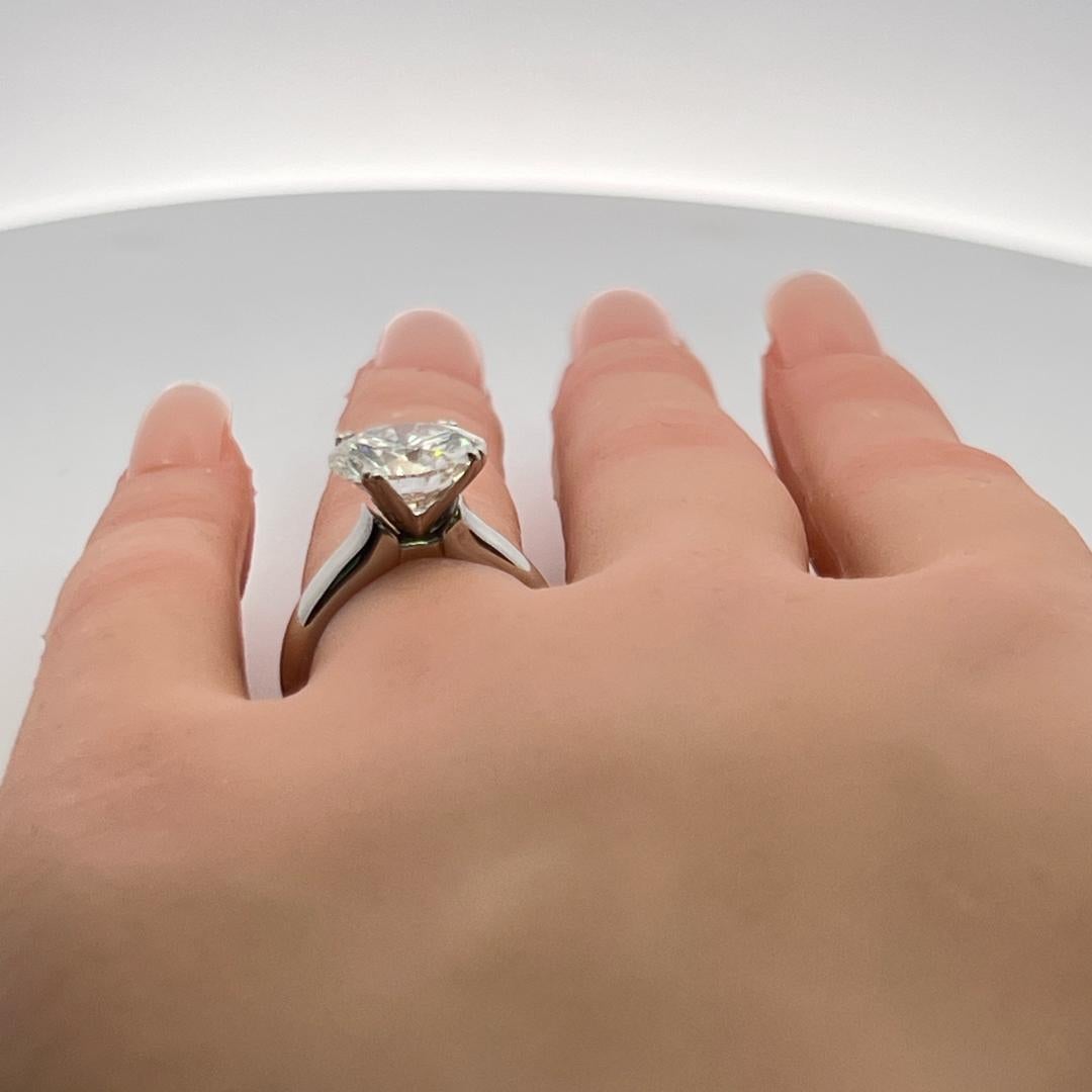 Anello di fidanzamento in platino con diamante tondo Brilliante I SI2 da 4,33 carati in vendita 5