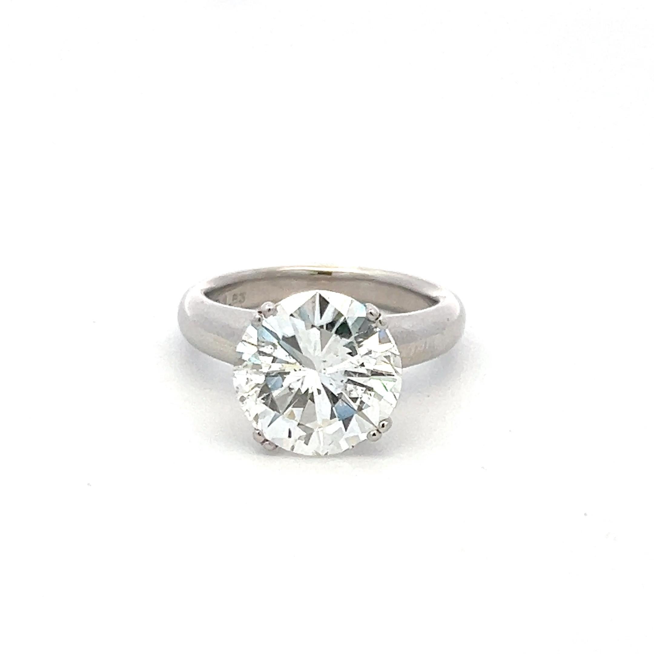 Anello di fidanzamento in platino con diamante tondo Brilliante I SI2 da 4,33 carati in vendita 1