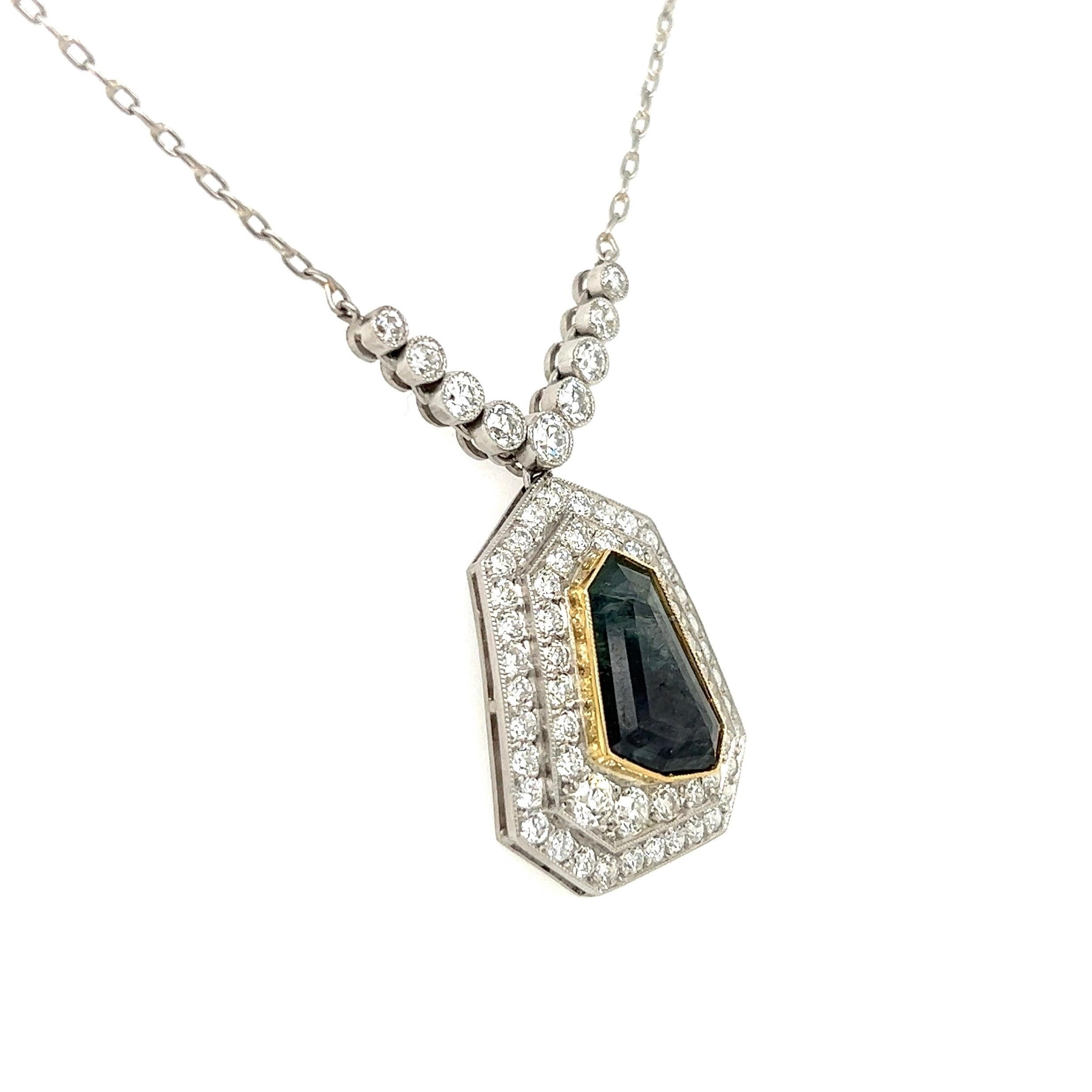 Einfach schön! Elegante und fein detaillierte GIA Russische Alexandrit und Diamant Anhänger Halskette, hängt an einer 19