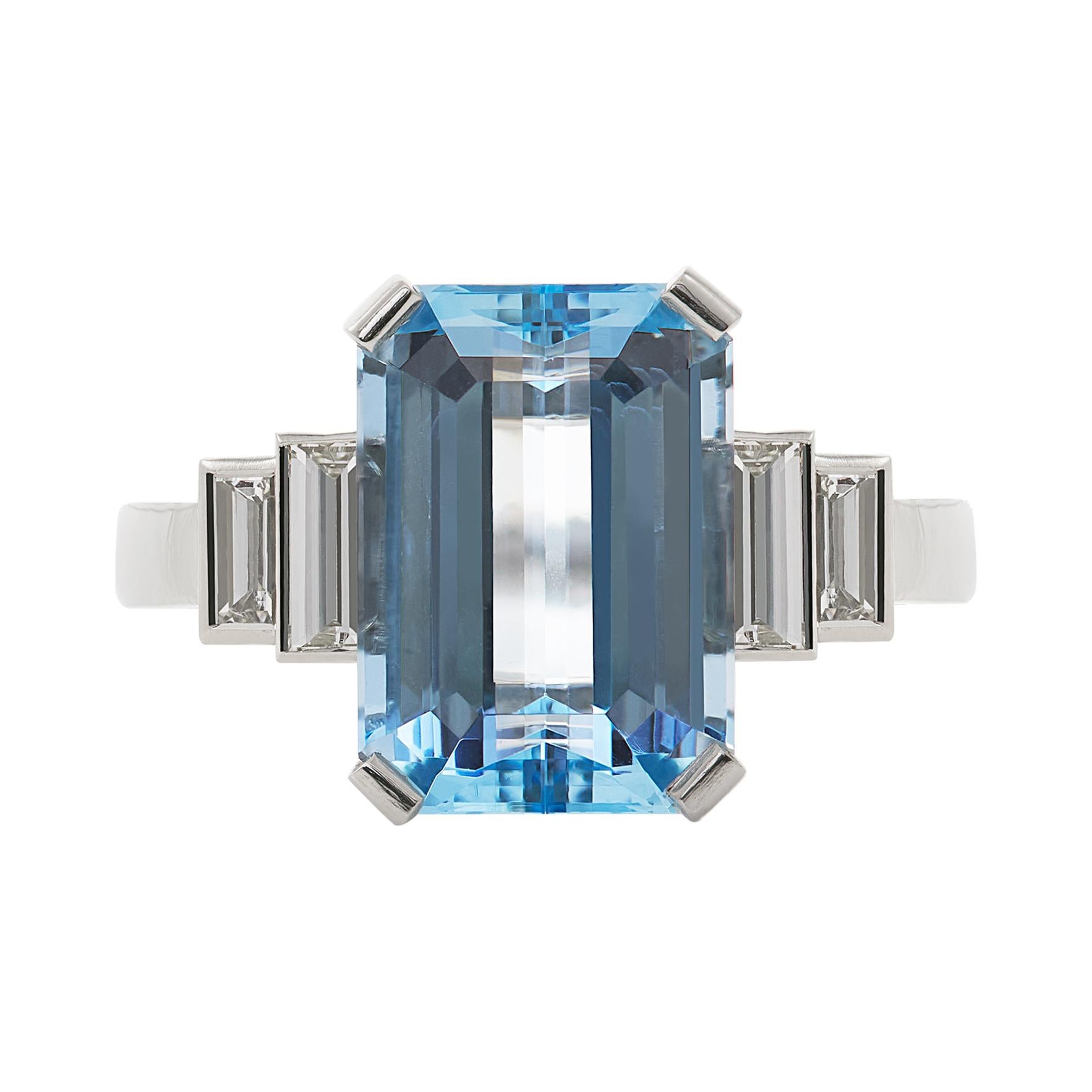 Platinring mit 4,33 Karat Aquamarin und Diamant Baguette