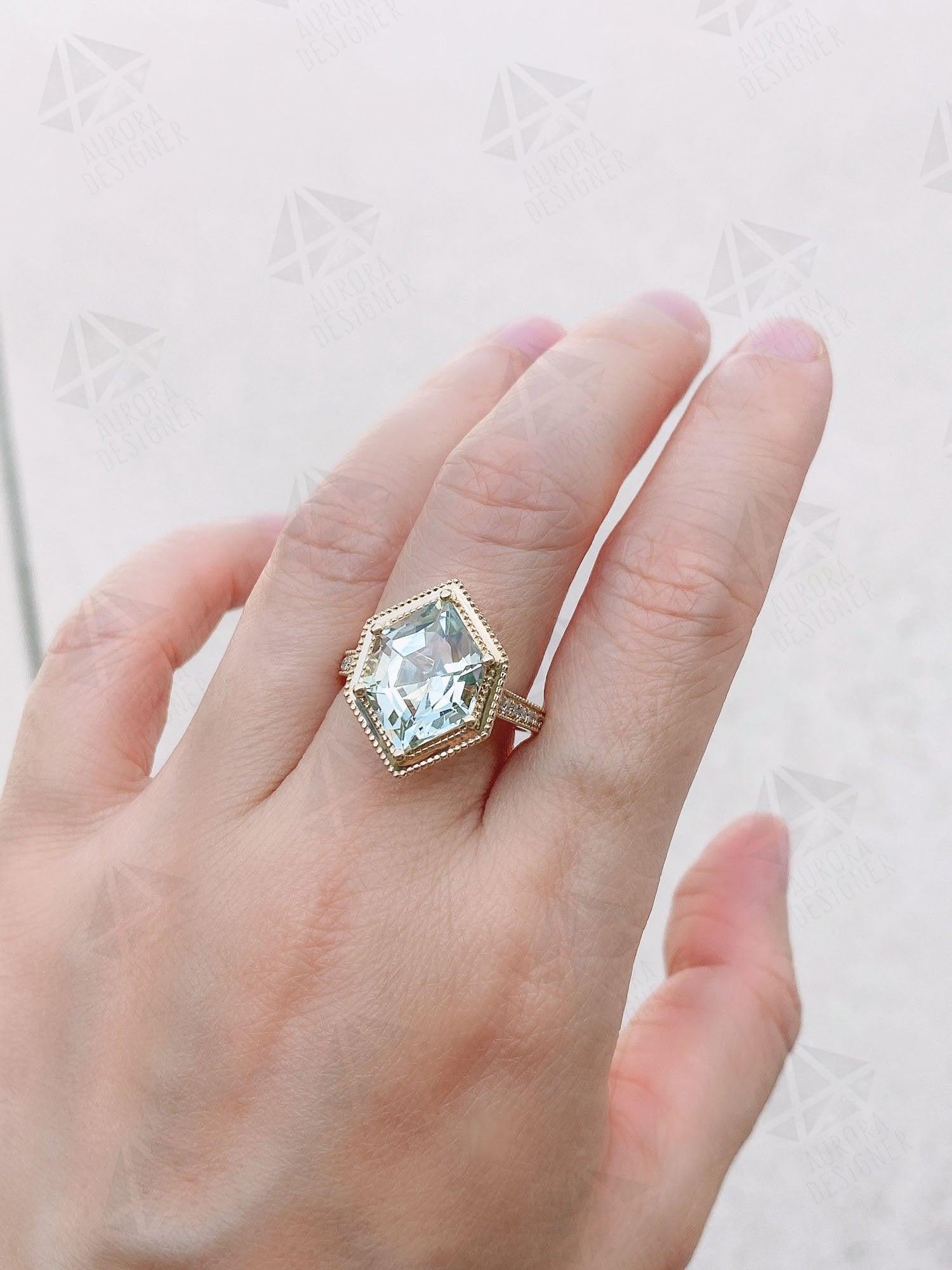 4.33ct Hexagon Green Amethyst 14K Yellow Gold Engagement Ring Milgrain AD1995 In New Condition In Osprey, FL