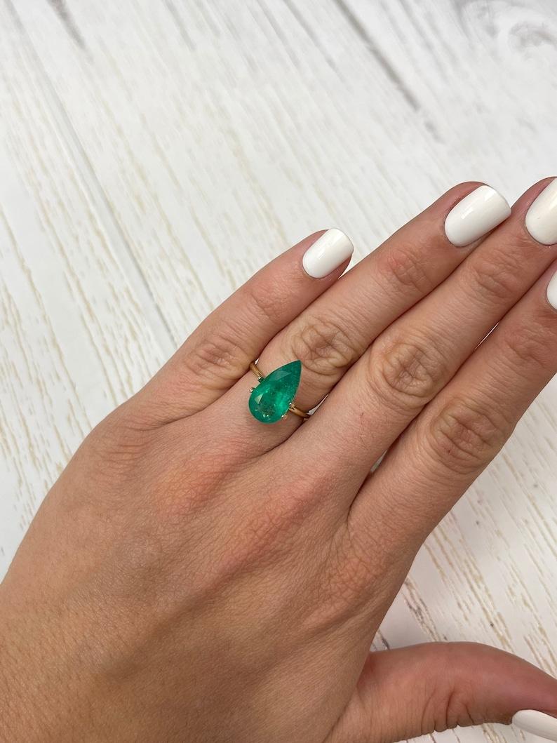 4,34 Carati 16x9 Smeraldo Colombiano Verde Ricco - Pietra di Maggio a goccia con taglio a pera in vendita 1