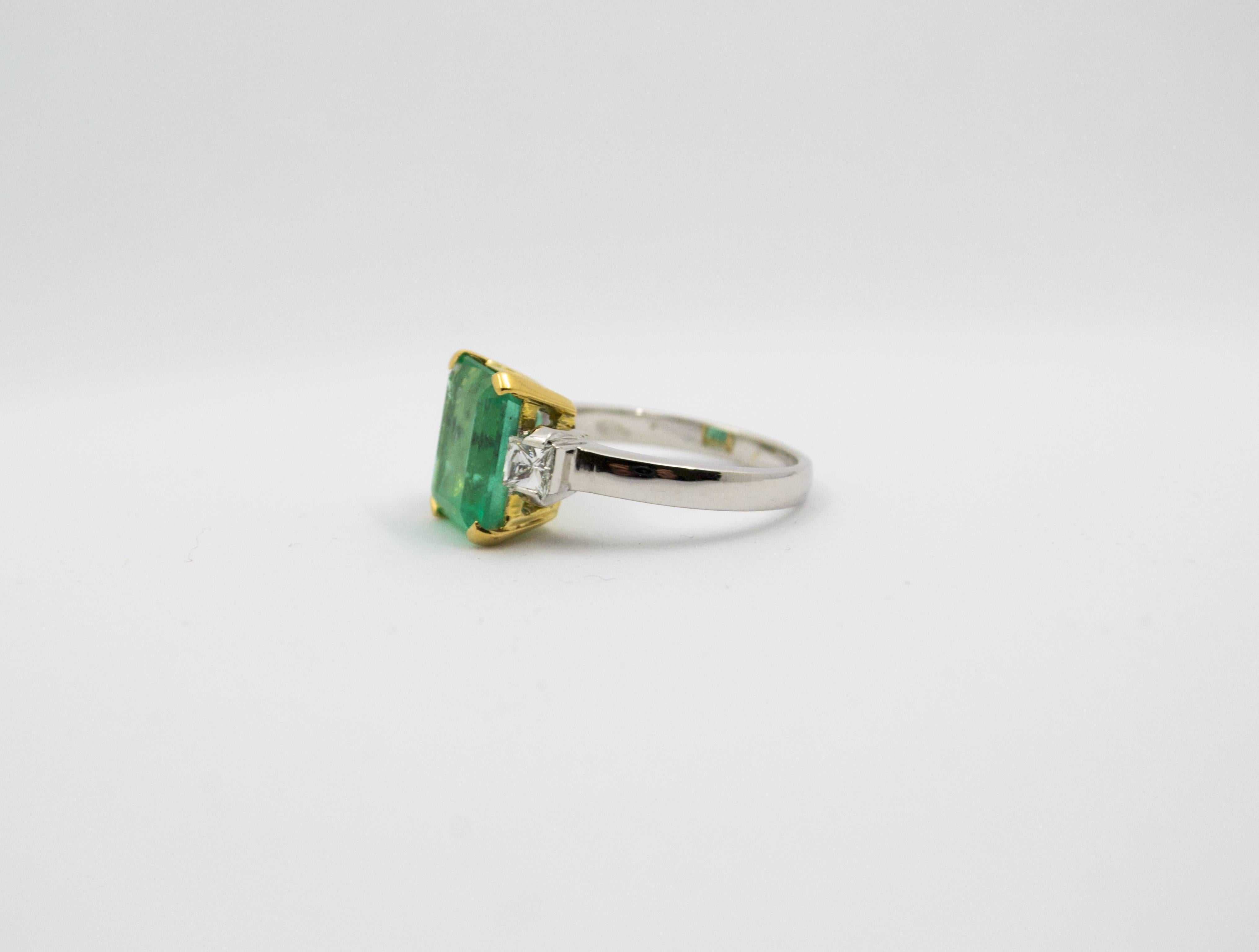 This Ring is made of 18K White Gold.
This Ring has 0.44 Carats of Diamonds.
This Ring has a 4.34 Carats Emerald (10.80mm x 8.80mm).
This Ring is inspired by Renaissance Style.
Size ITA: 14.5 USA: 6 3/4
We're a workshop so every piece is handmade,