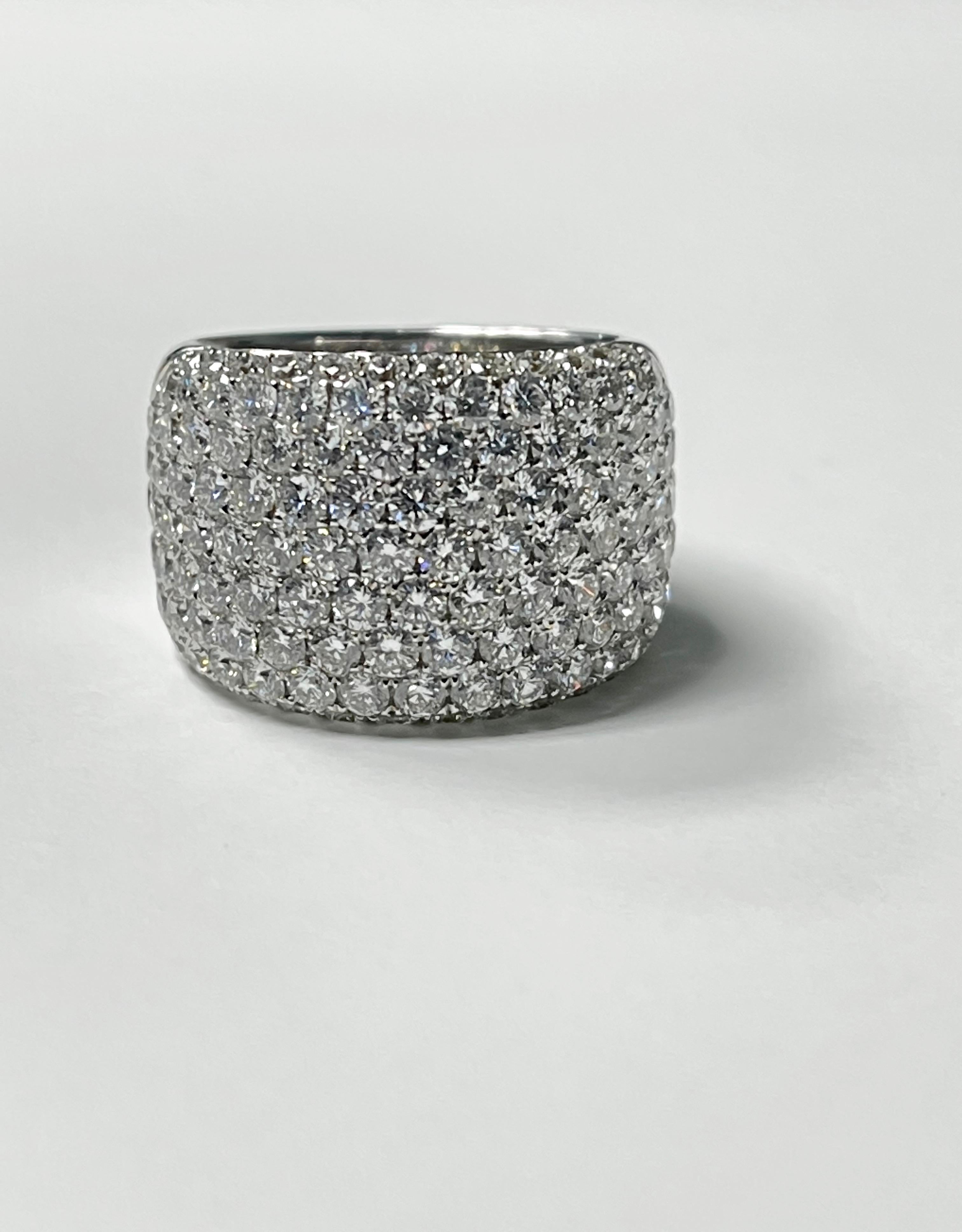 4.34 Carat White Diamond Pave Set Ring in 18K White Gold In New Condition For Sale In New York, NY