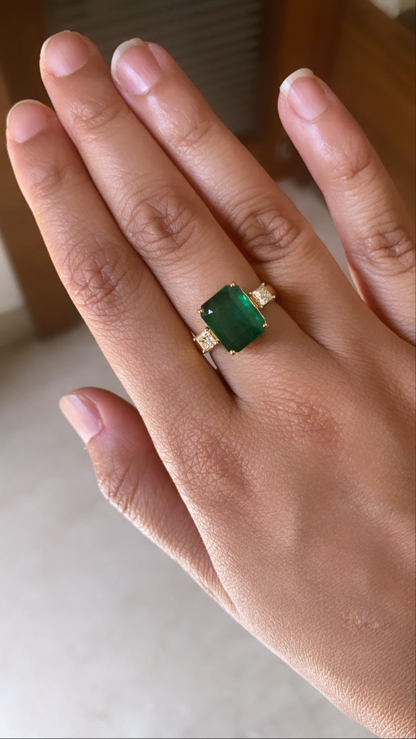 Women's or Men's 4.34 Carats, Natural Zambian Emerald & Princess Diamond Cocktail/Engagement Ring