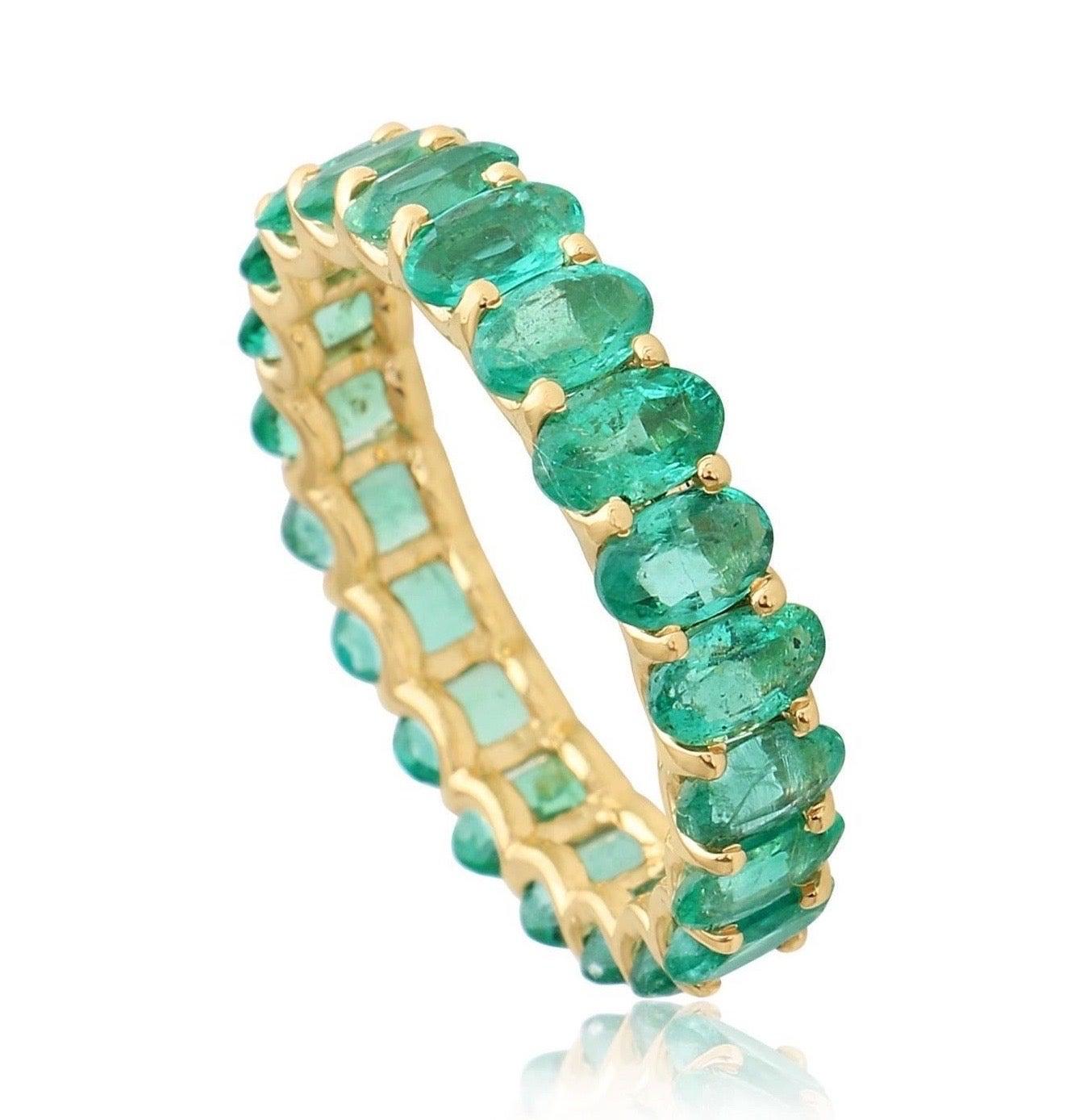 For Sale:  4.35 Carat Emerald Diamond 14 Karat Yellow Gold Band Ring 3