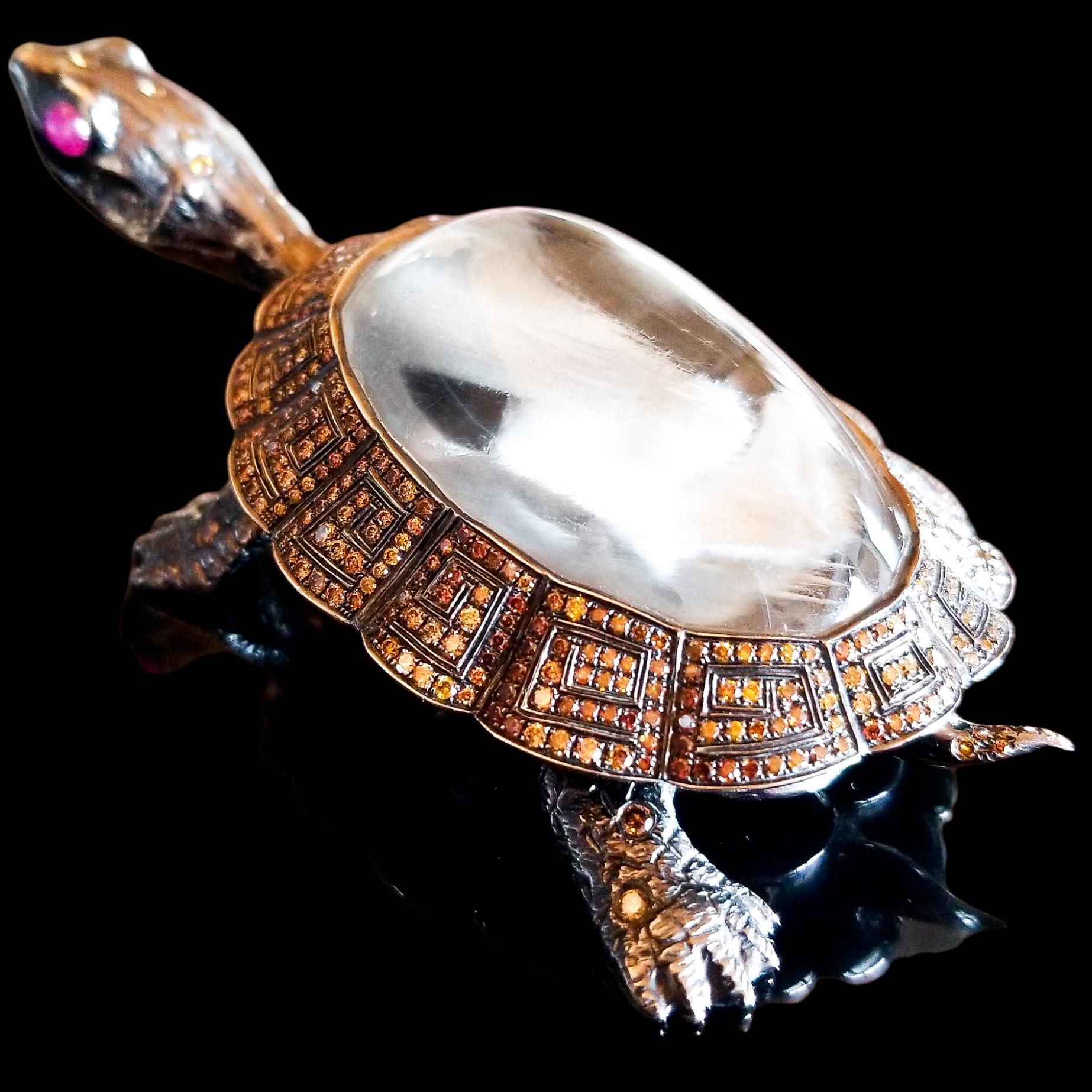 4,35 Karat Fancy Diamant Massiv 18K Goldene Schildkrötenfigur in Lebensgröße, Fancy Diamant  (Rundschliff) im Angebot