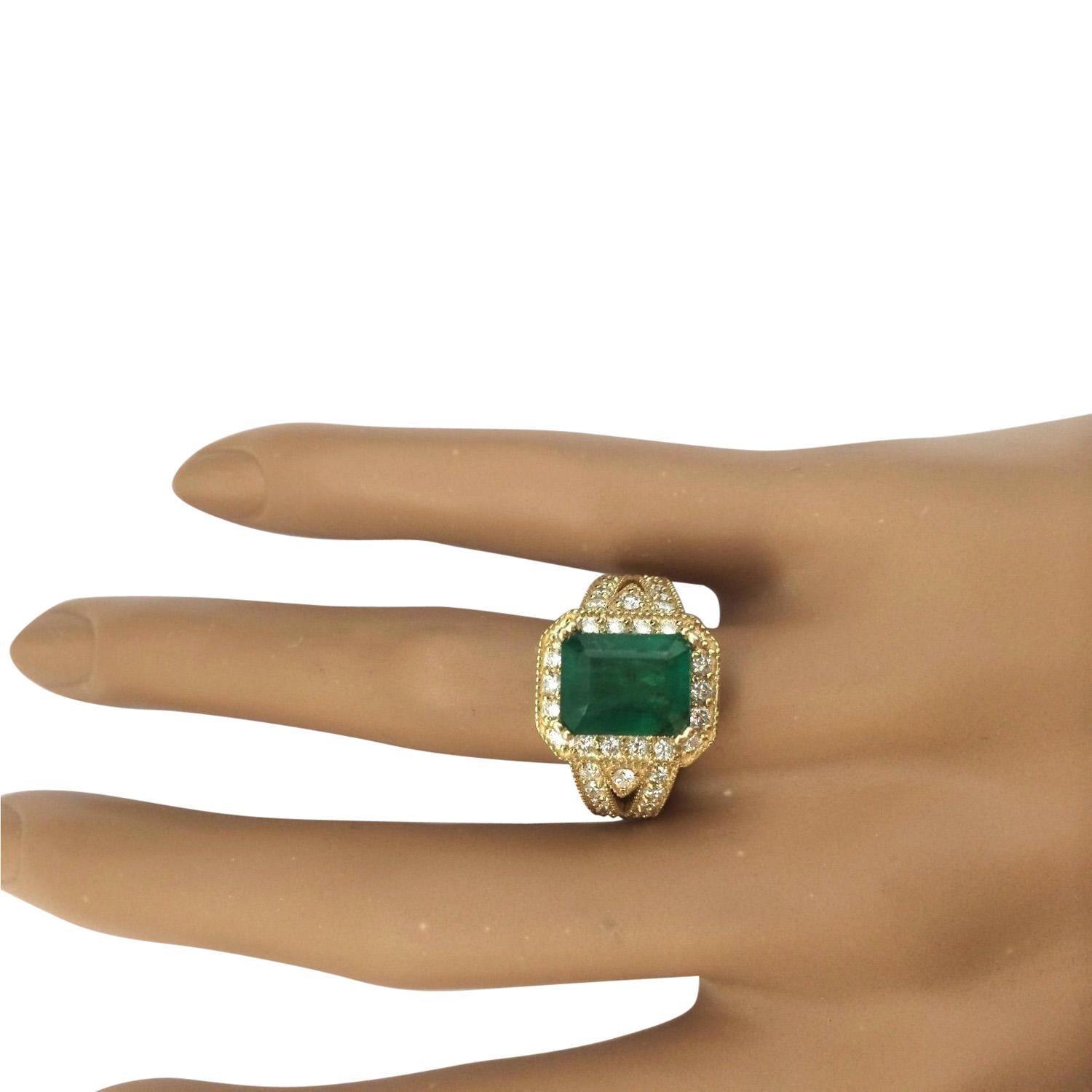 Women's 4.35 Carat Genuine Emerald 14K Solid Yellow Gold Diamond Ring For Sale