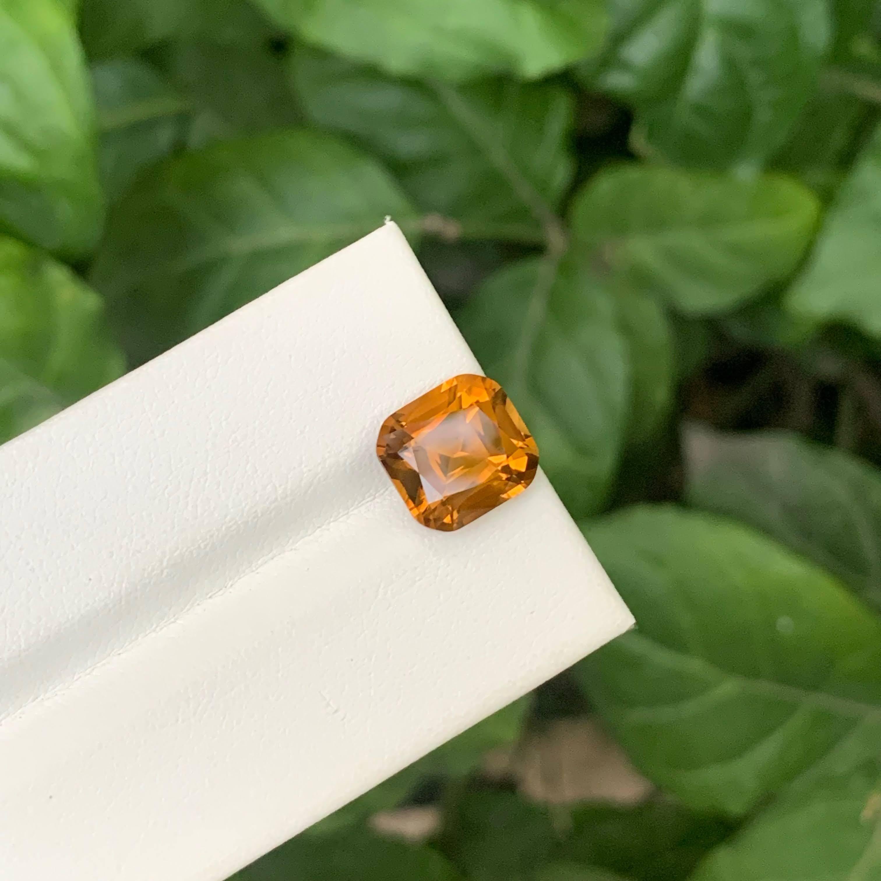 Moderne 4.35 Carat Natural Loose Brownish Orange Citrine Cushion Cut Brazilian Gemstone (pierre précieuse brésilienne) en vente