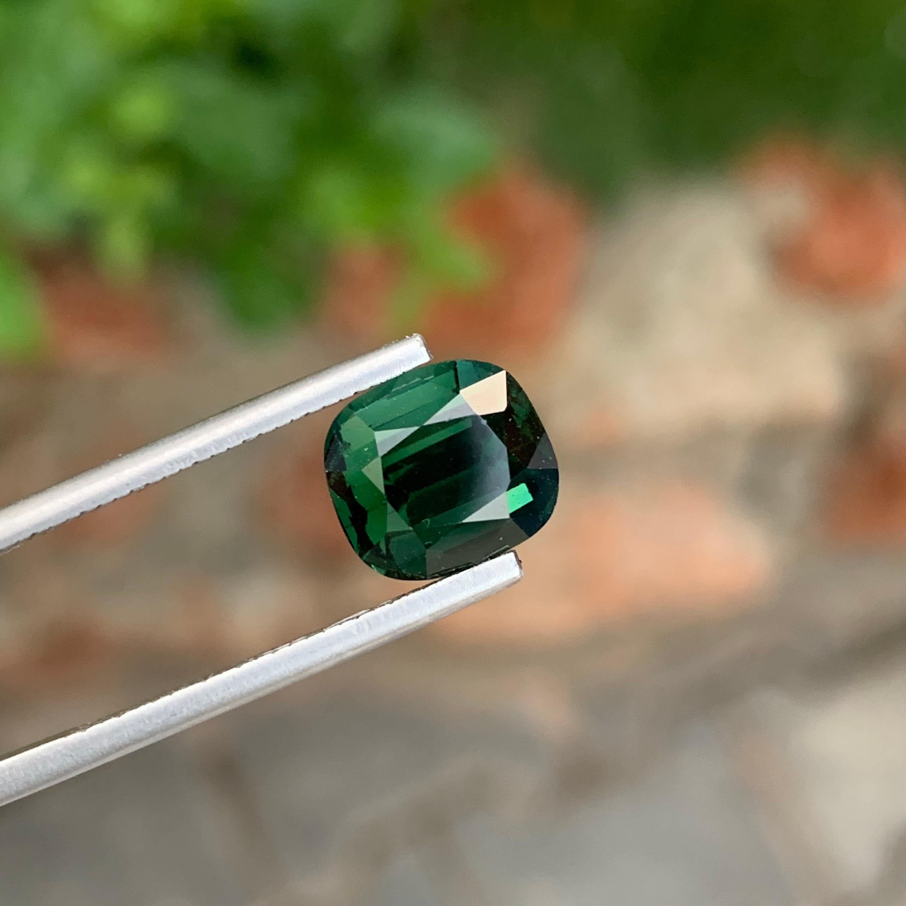 Tourmaline verte foncée naturelle non sertie de 4,35 carats en forme de coussin pour bijoux en vente 5