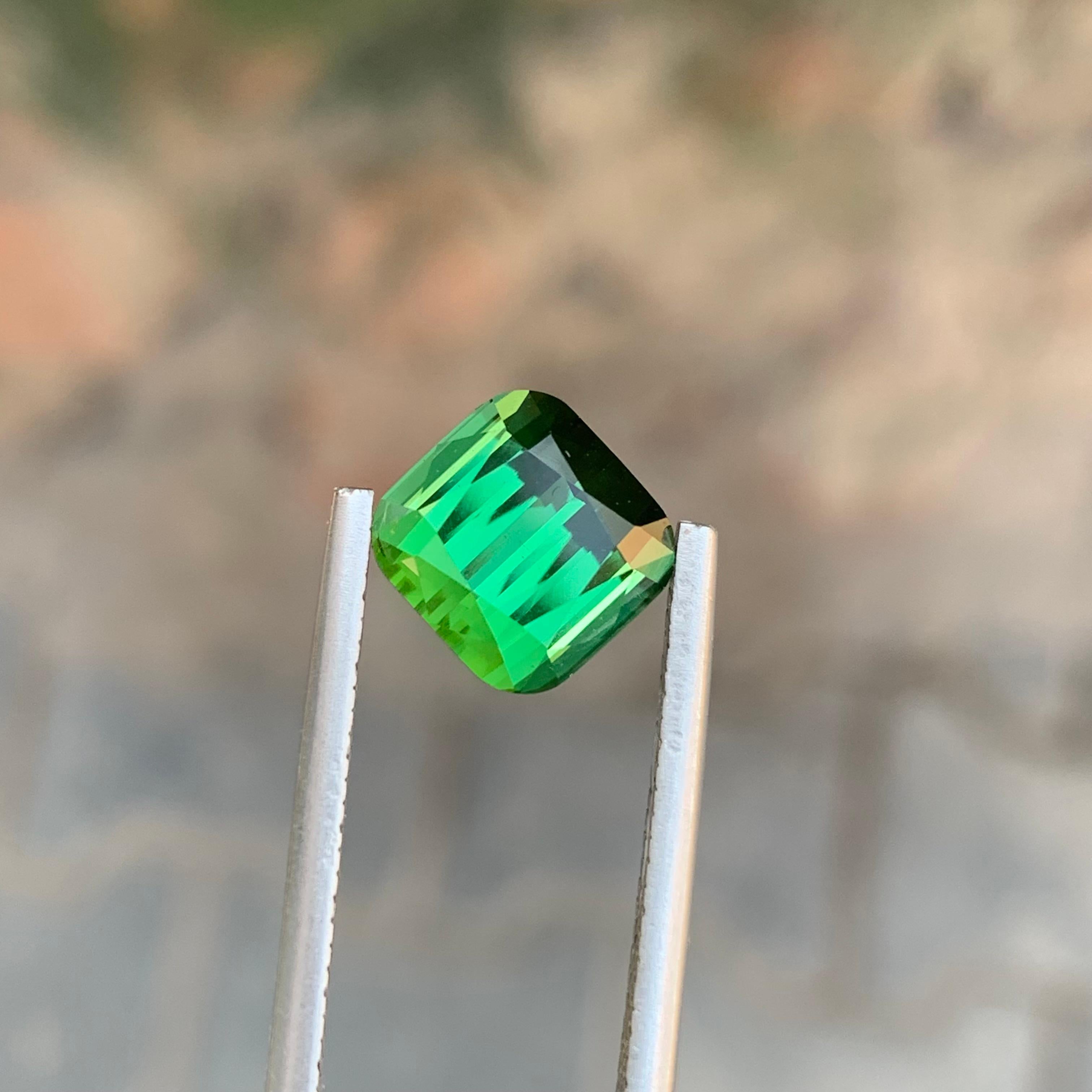 Gema natural suelta de turmalina verde de 4.35 quilates en forma de cojín en venta 5