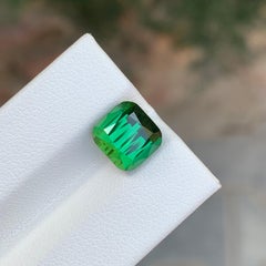 4.35 Karat Natürlicher loser grüner Turmalin Cushion Shape Edelstein