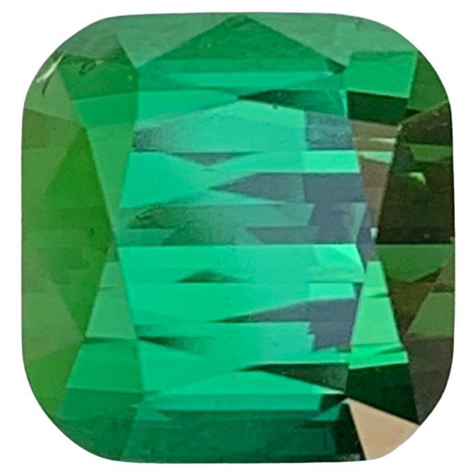 Gema natural suelta de turmalina verde de 4.35 quilates en forma de cojín en venta