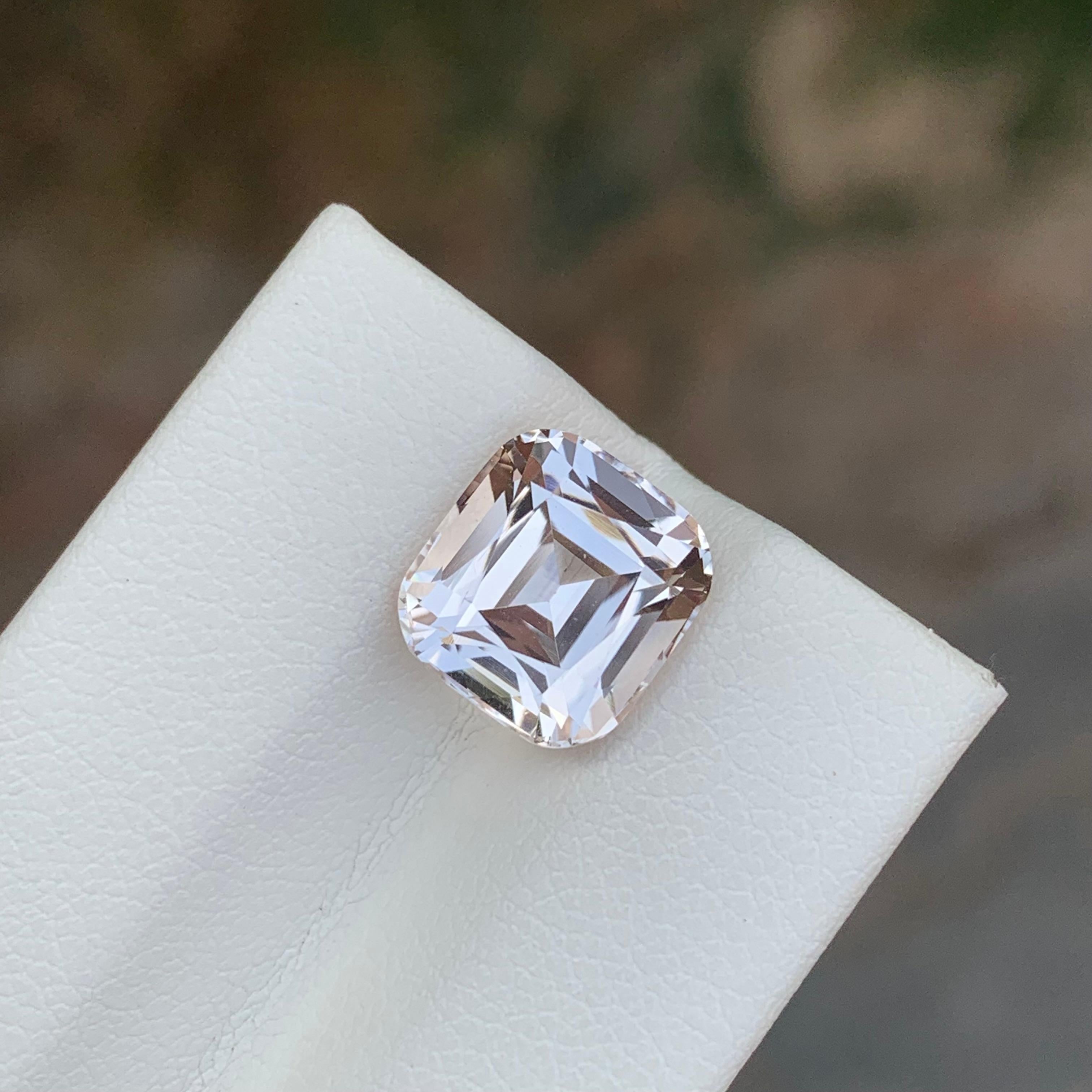 Morganite naturelle taille coussin dorée claire de 4,35 carats en vente 1