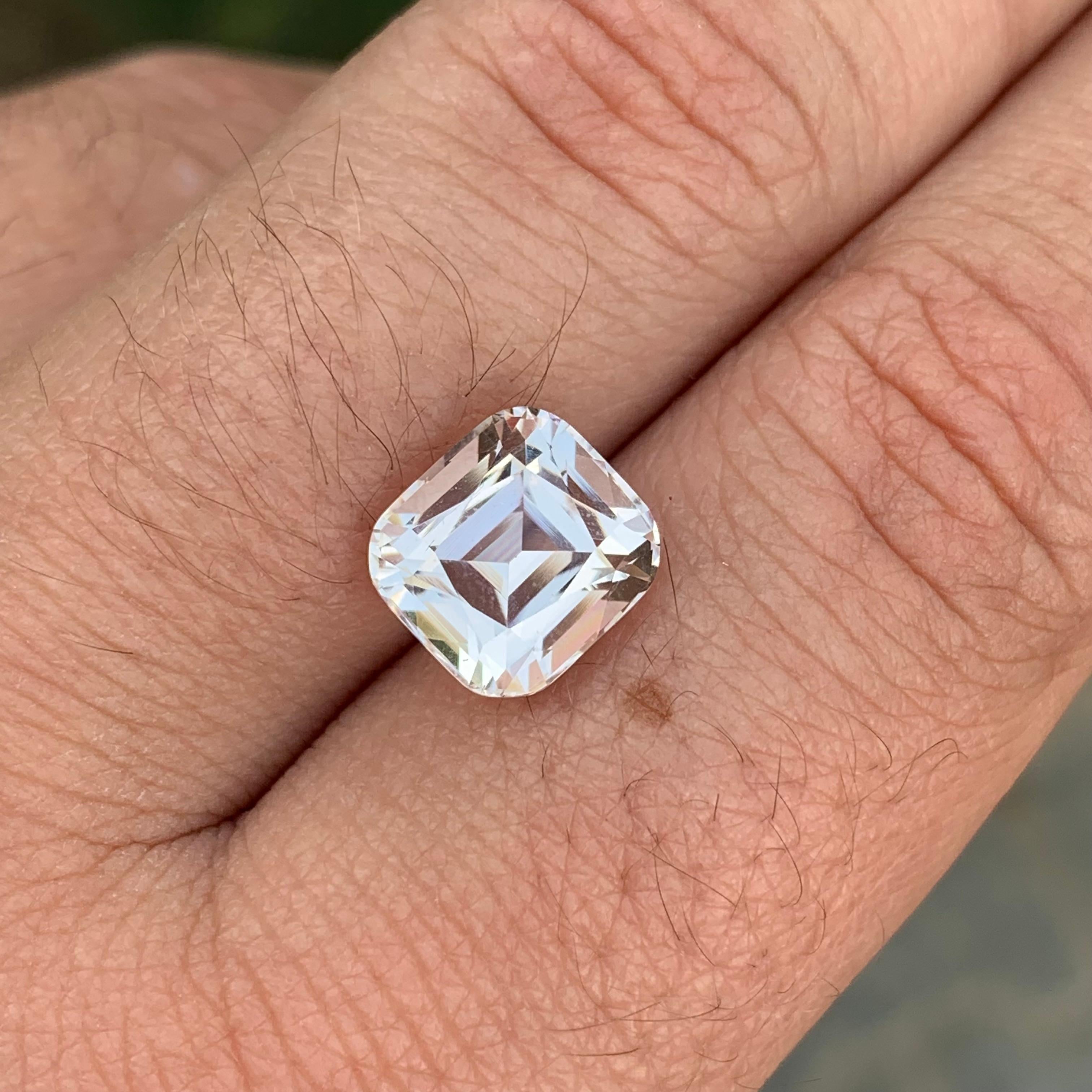 Morganite naturelle taille coussin dorée claire de 4,35 carats en vente 2