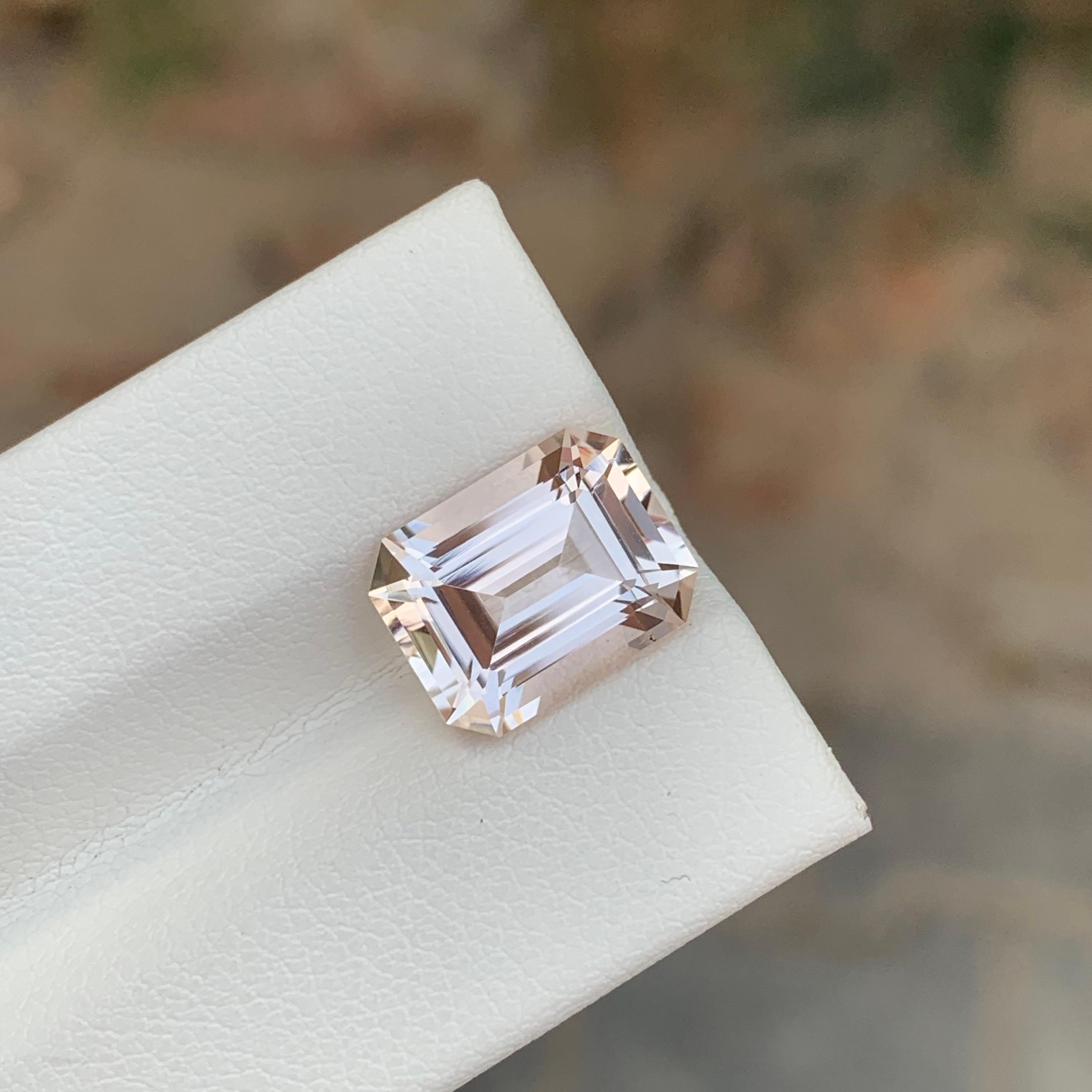 4,35 Karat Natürlicher loser heller goldener Morganit Smaragd Form Edelstein (Smaragdschliff) im Angebot