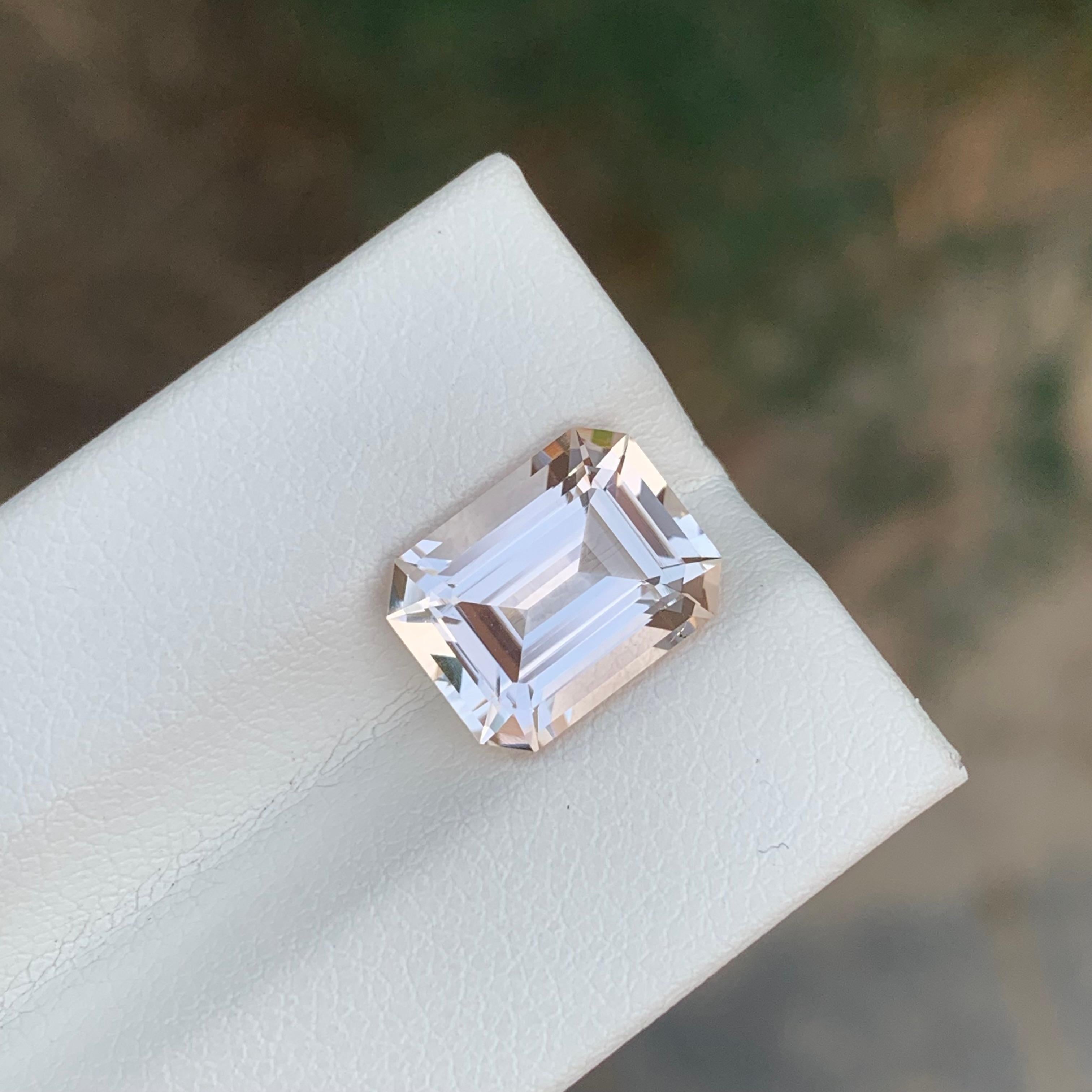 4,35 Karat Natürlicher loser heller goldener Morganit Smaragd Form Edelstein für Damen oder Herren im Angebot