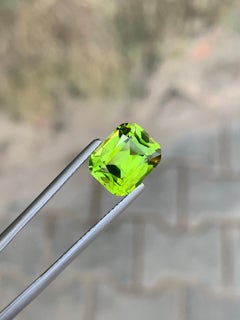 4.35 Carat Natural Loose Peridot Cushion Shape Gemstone