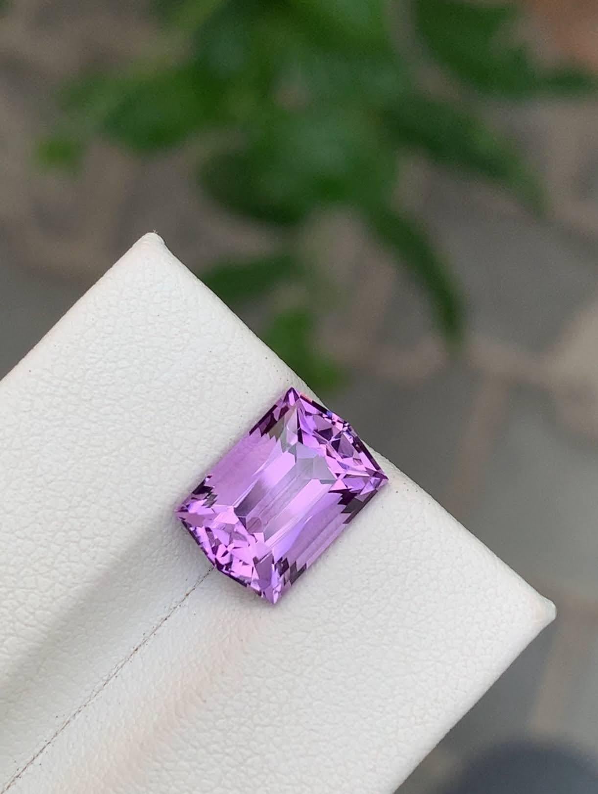 Modern 4.35 Carat Natural Loose Purple Amethyst Stone Fancy Cut Brazilian Gemstone For Sale