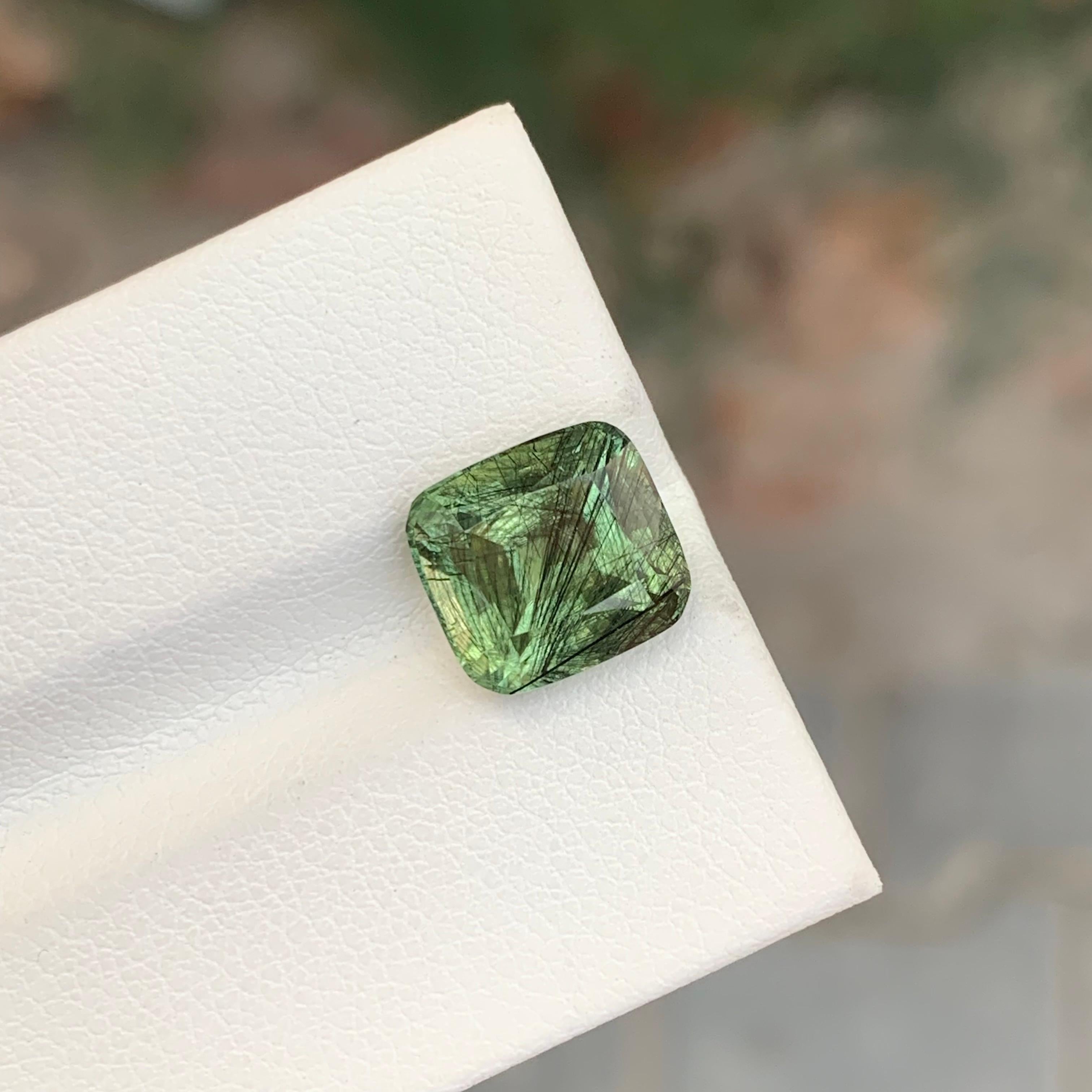 Arts and Crafts 4.35 Carat Natural Loose Rutile Peridot Cushion Shape Gemstone (pierre précieuse en forme de coussin) en vente