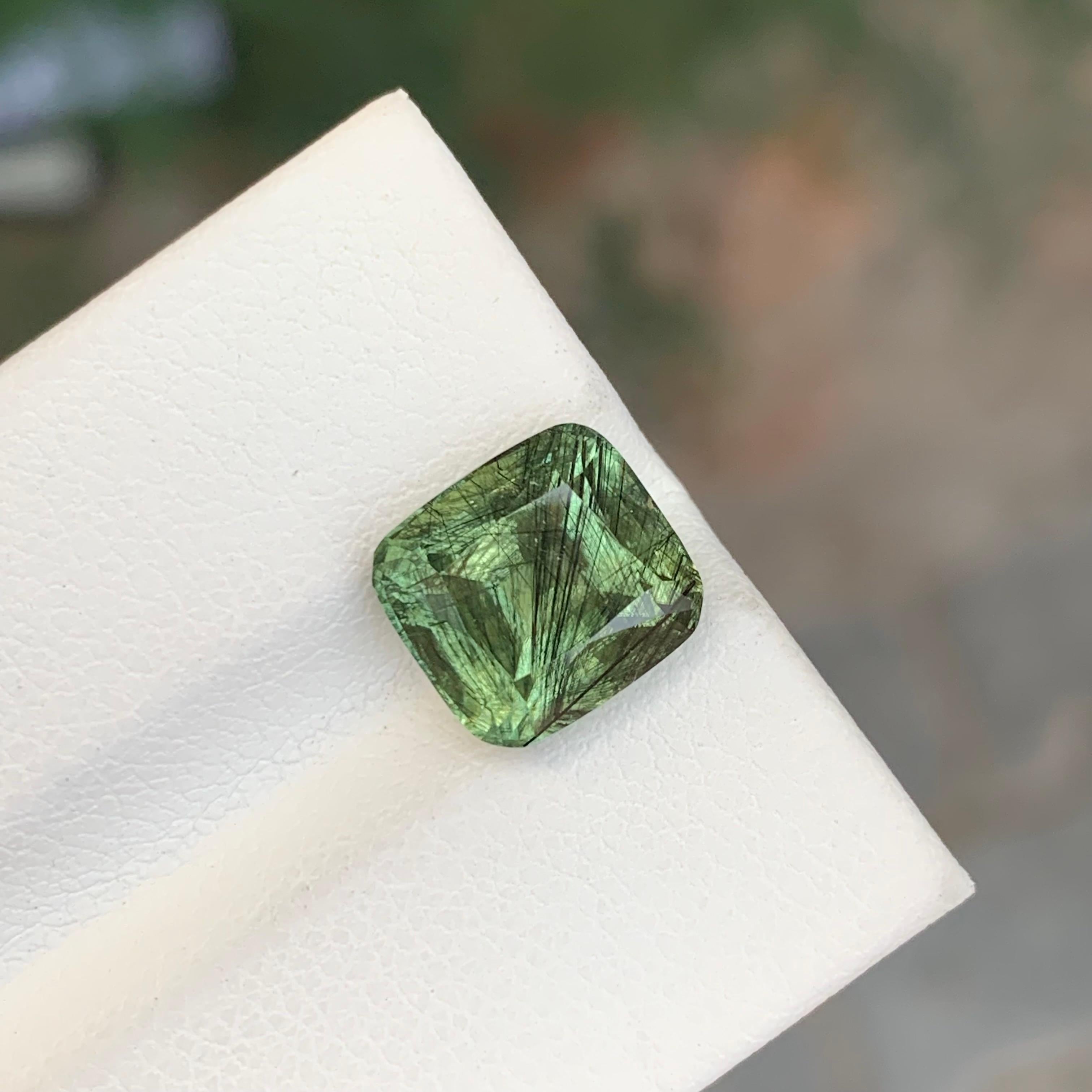 Taille coussin 4.35 Carat Natural Loose Rutile Peridot Cushion Shape Gemstone (pierre précieuse en forme de coussin) en vente