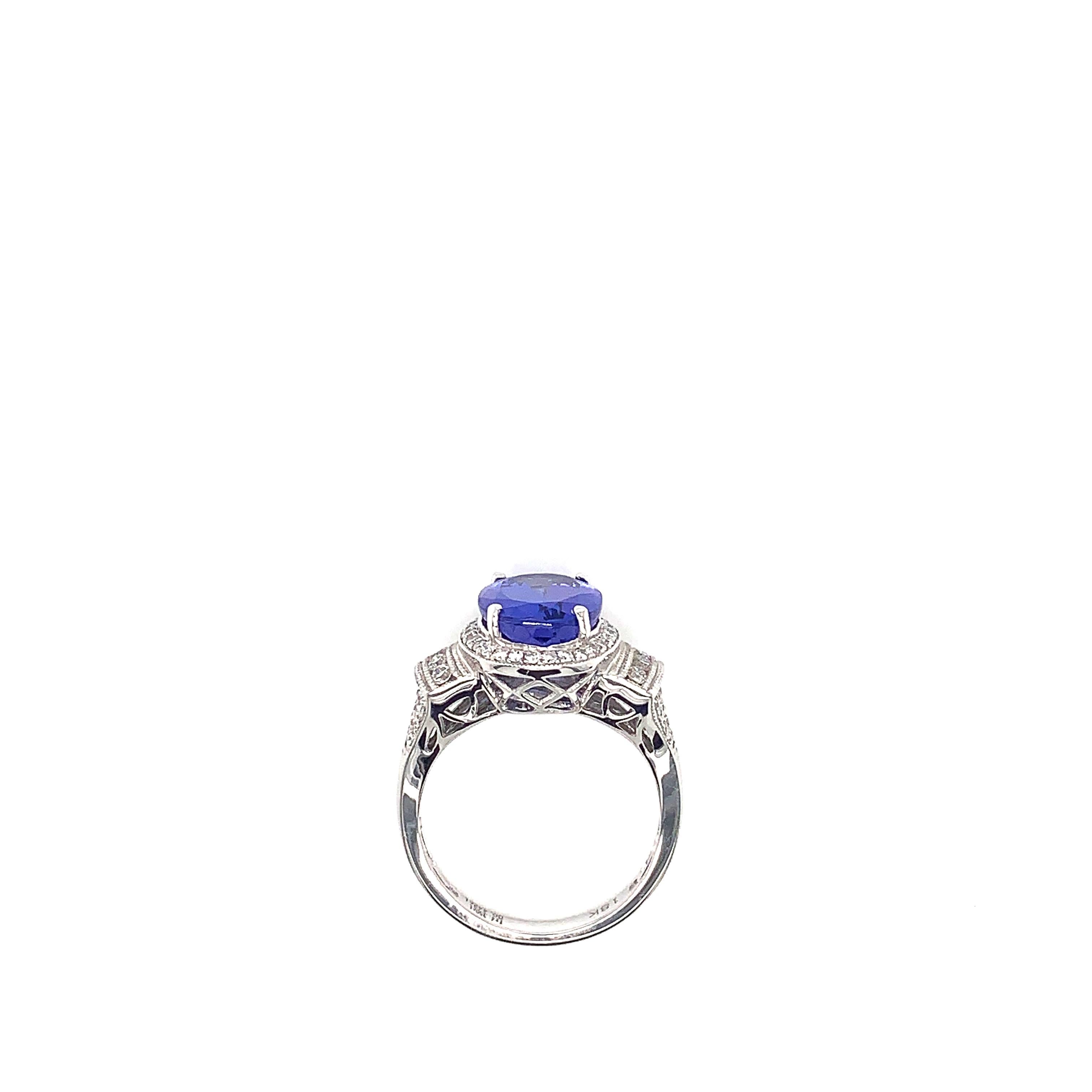 Sunita Nahata tanzanite 4.35 carats. Bague fantaisie en or blanc 18 carats avec diamants Neuf - En vente à Hong Kong, HK