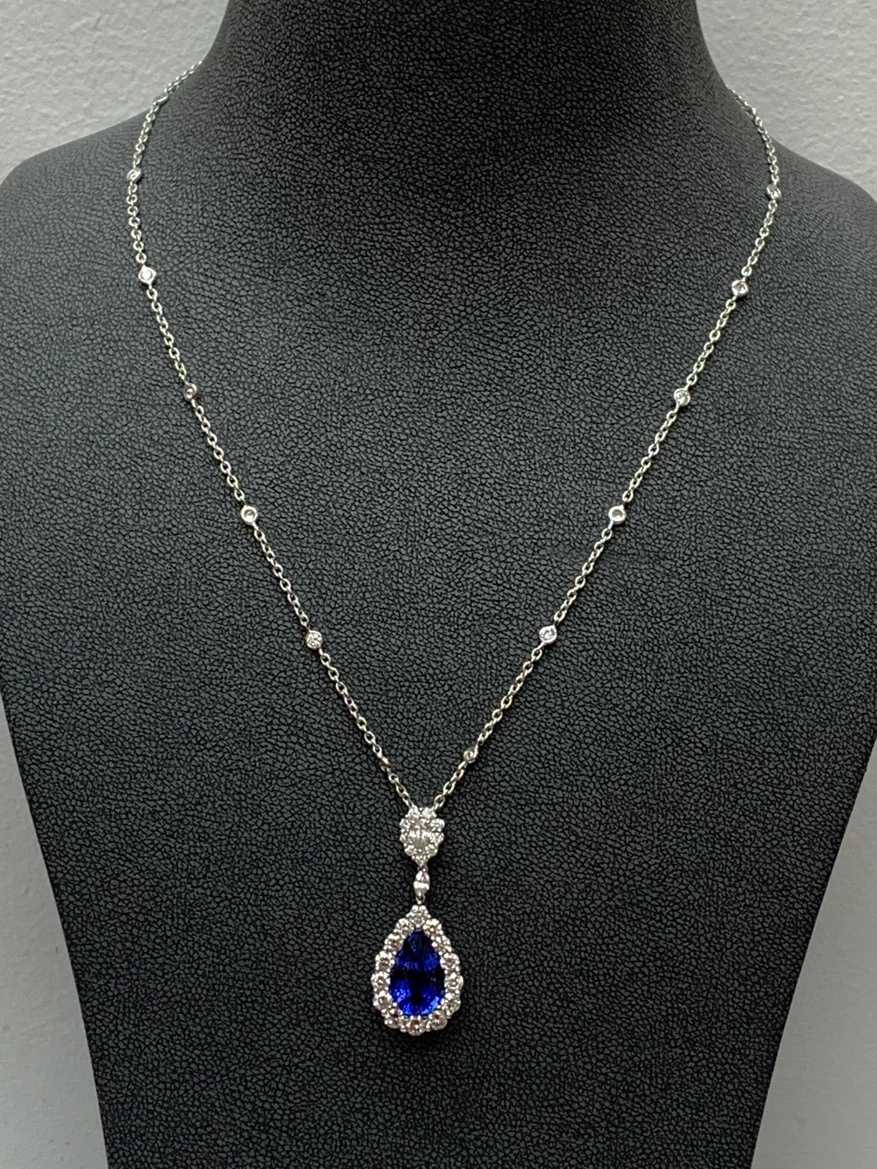 Collana con zaffiri e diamanti a forma di pera da 4,35 carati in oro bianco 18 carati In condizioni Nuovo in vendita a NEW YORK, NY