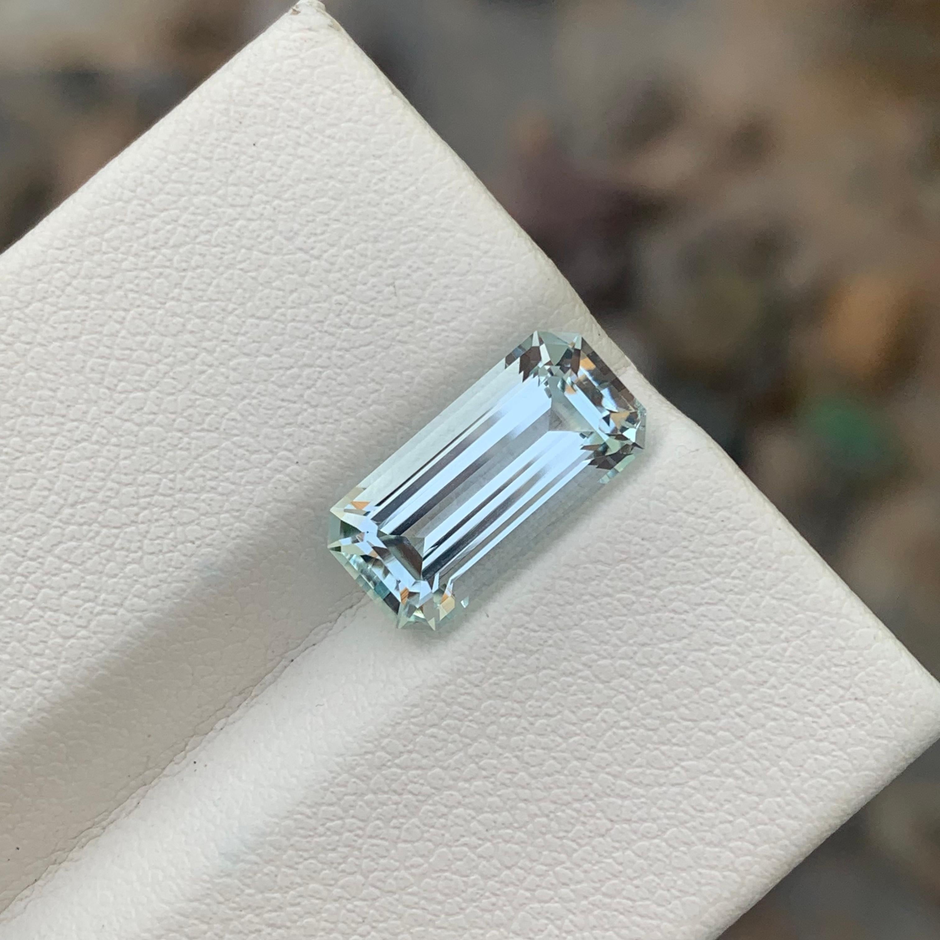 4.35 Carats Emerald Cut Natural Loose Aquamarine March Birthstone  In New Condition In Peshawar, PK