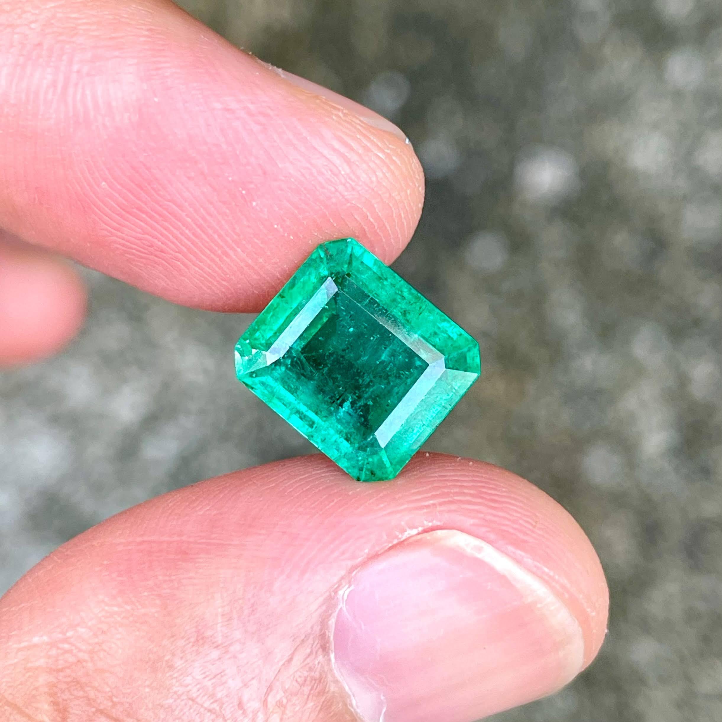 4.35 Karat Smaragdstein Smaragdschliff Natürlicher Edelstein aus Sambia (Moderne) im Angebot