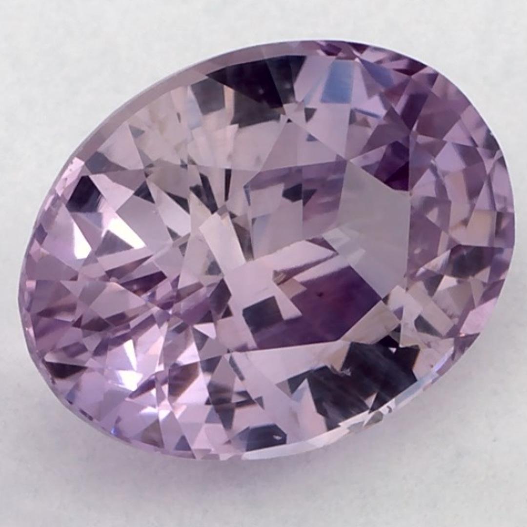 Questo zaffiro rosa naturale offre eleganza e raffinatezza. Con la sua ricca saturazione del colore e il taglio preciso, è il fulcro perfetto per un anello di fidanzamento o un gioiello di lusso.

🔹 Trattamento: Calore (pratica commerciale comune)