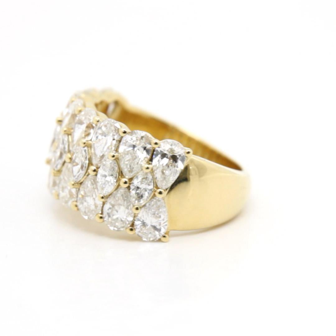 4.350 carat weight of Pear-shaped & Marquise-Shaped Diamond Ring In New Condition For Sale In Hong Kong, HK
