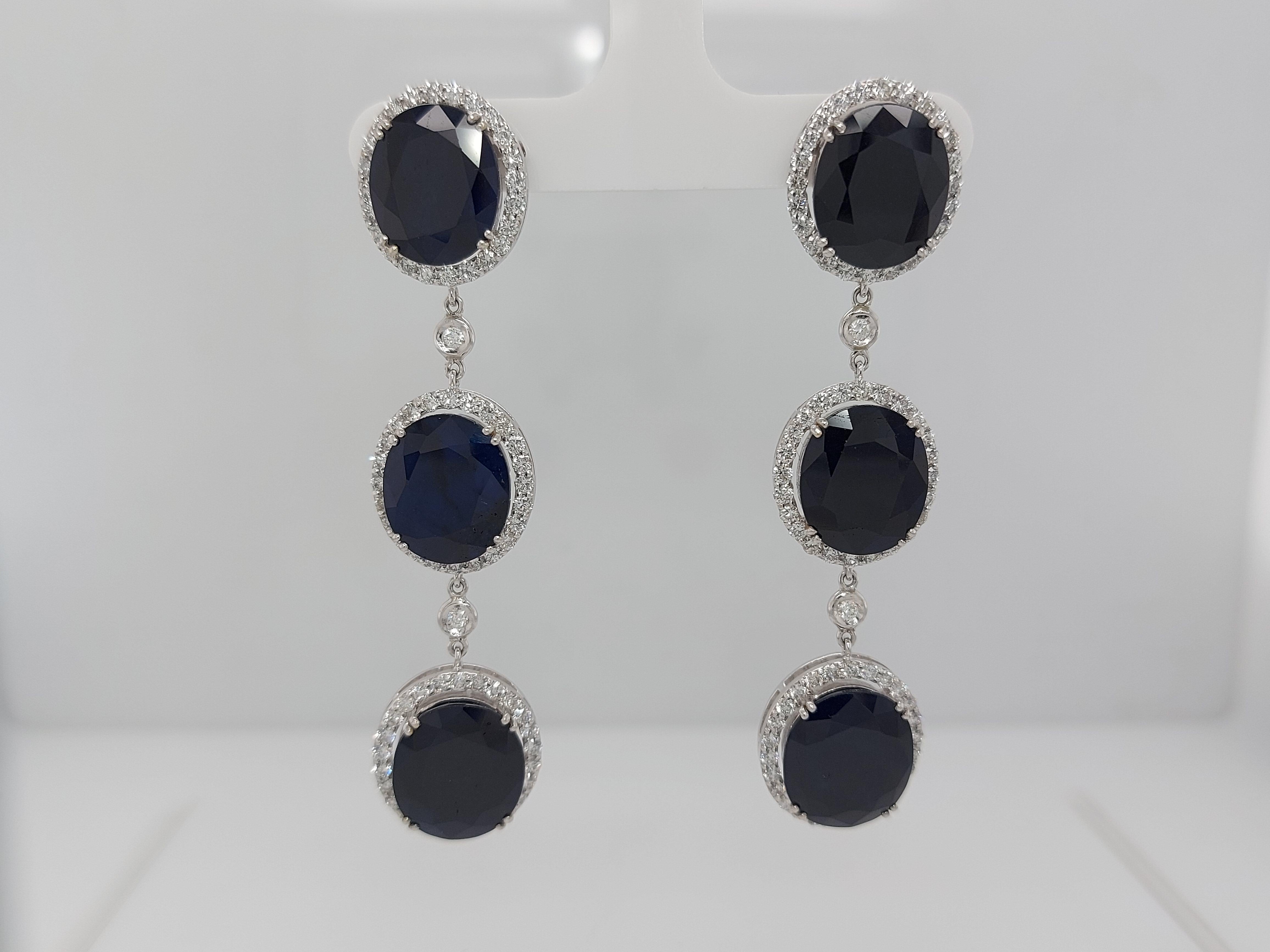 18kt White Gold Earrings 43.56ct Sapphire, 3.51ct Diamond In New Condition For Sale In Antwerp, BE